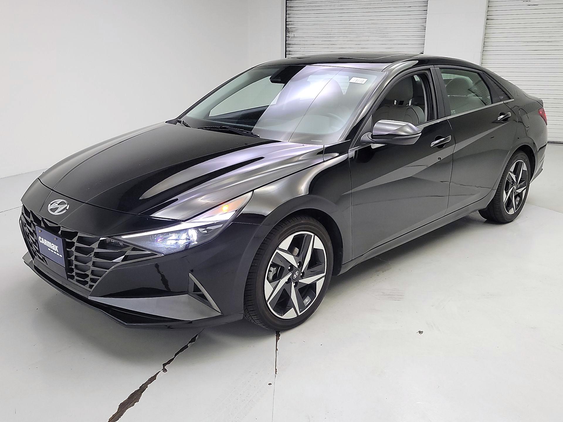 Thumbnail: 2022 Hyundai Elantra - 3