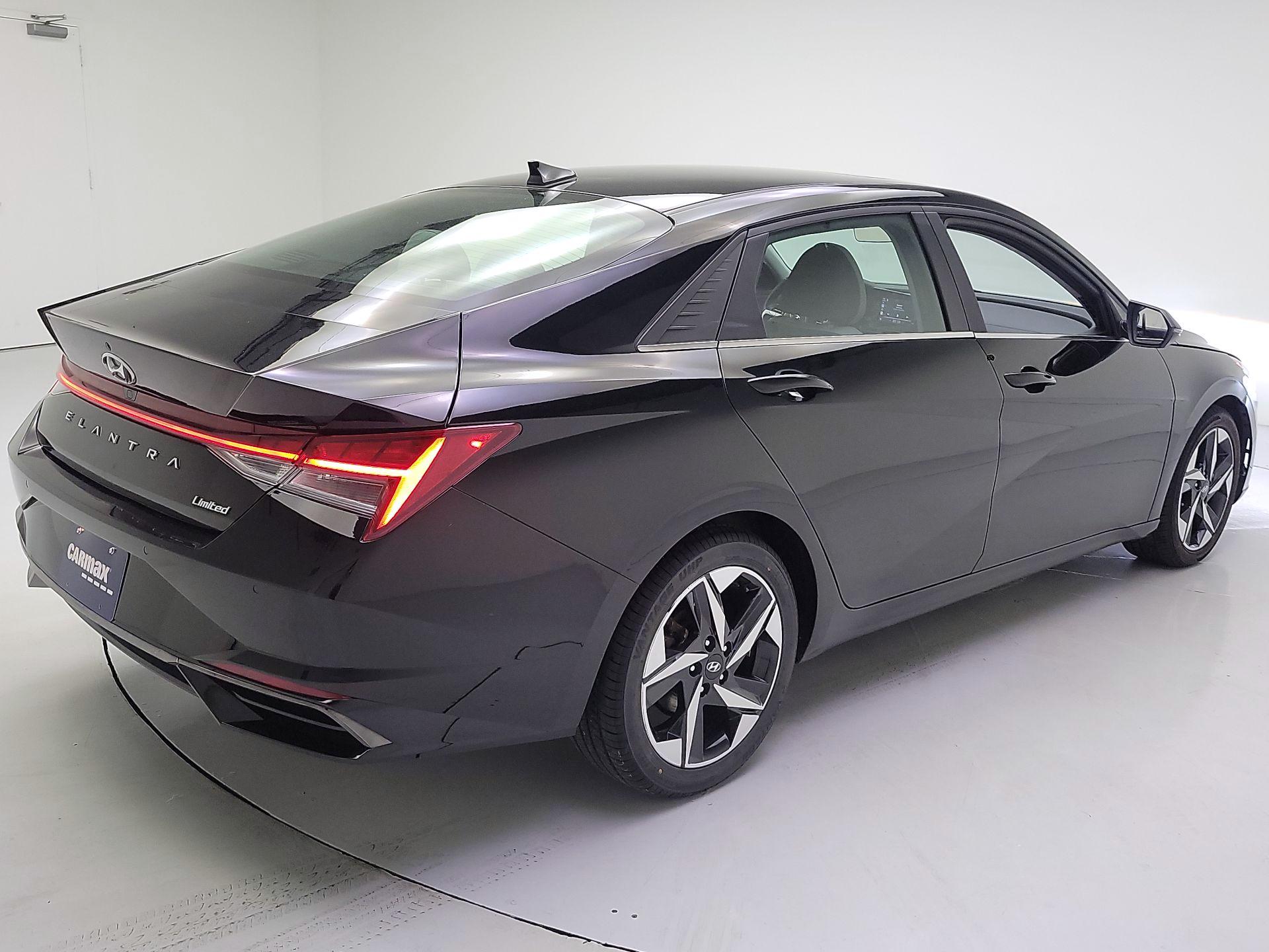 Thumbnail: 2022 Hyundai Elantra - 5