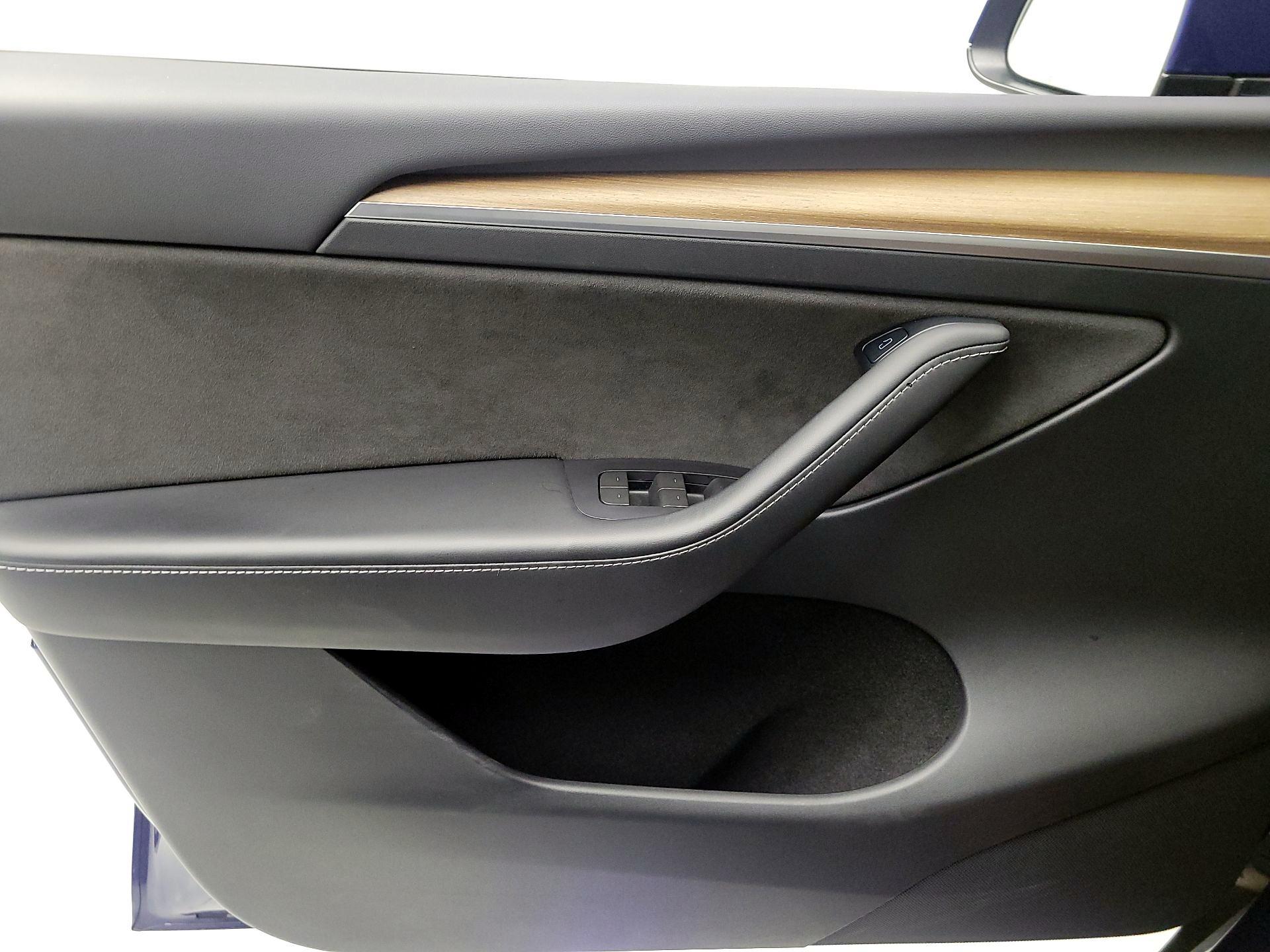 Thumbnail: 2023 Tesla Model Y - 10