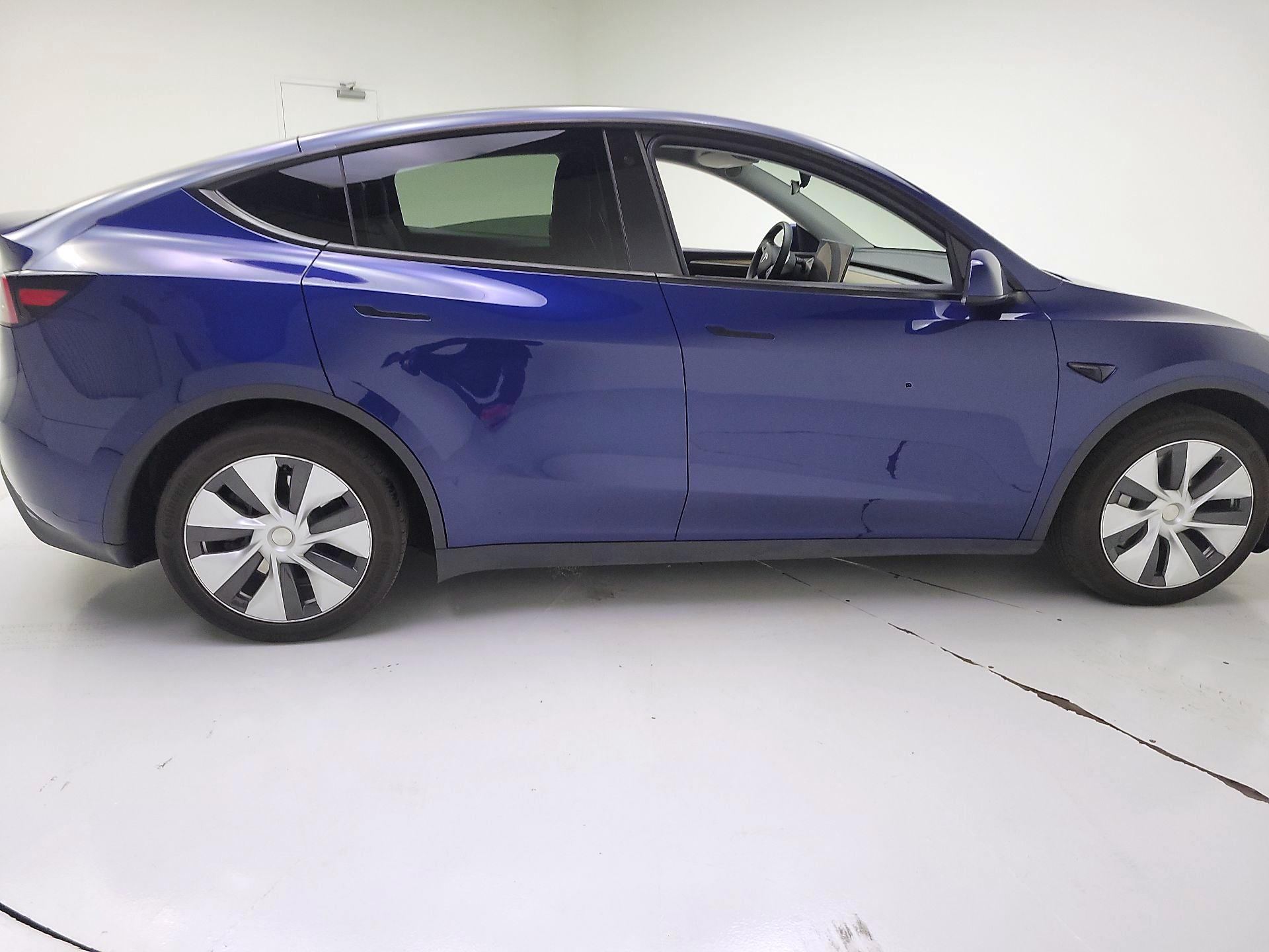 Thumbnail: 2023 Tesla Model Y - 4