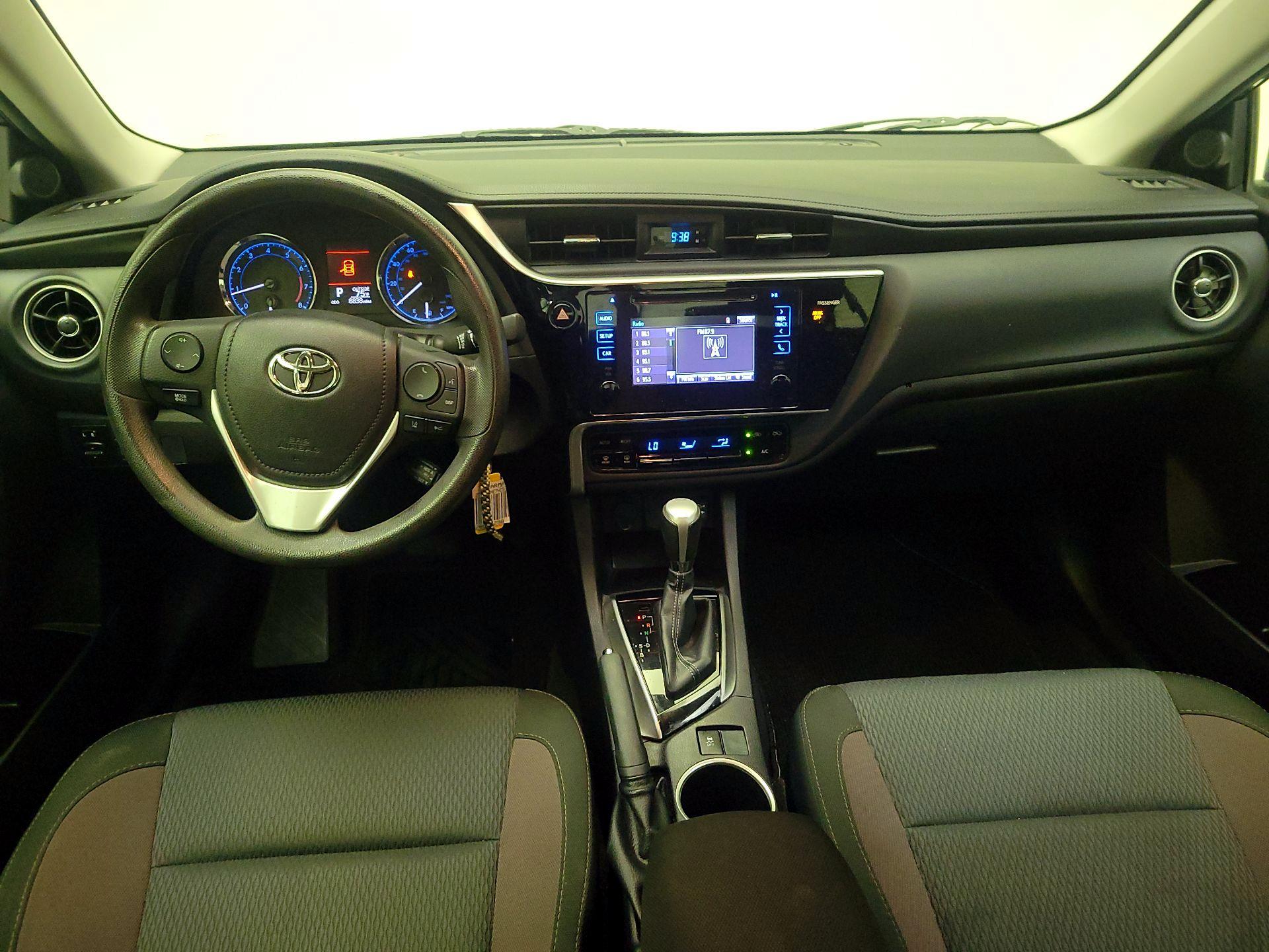 Thumbnail: 2017 Toyota Corolla - 9