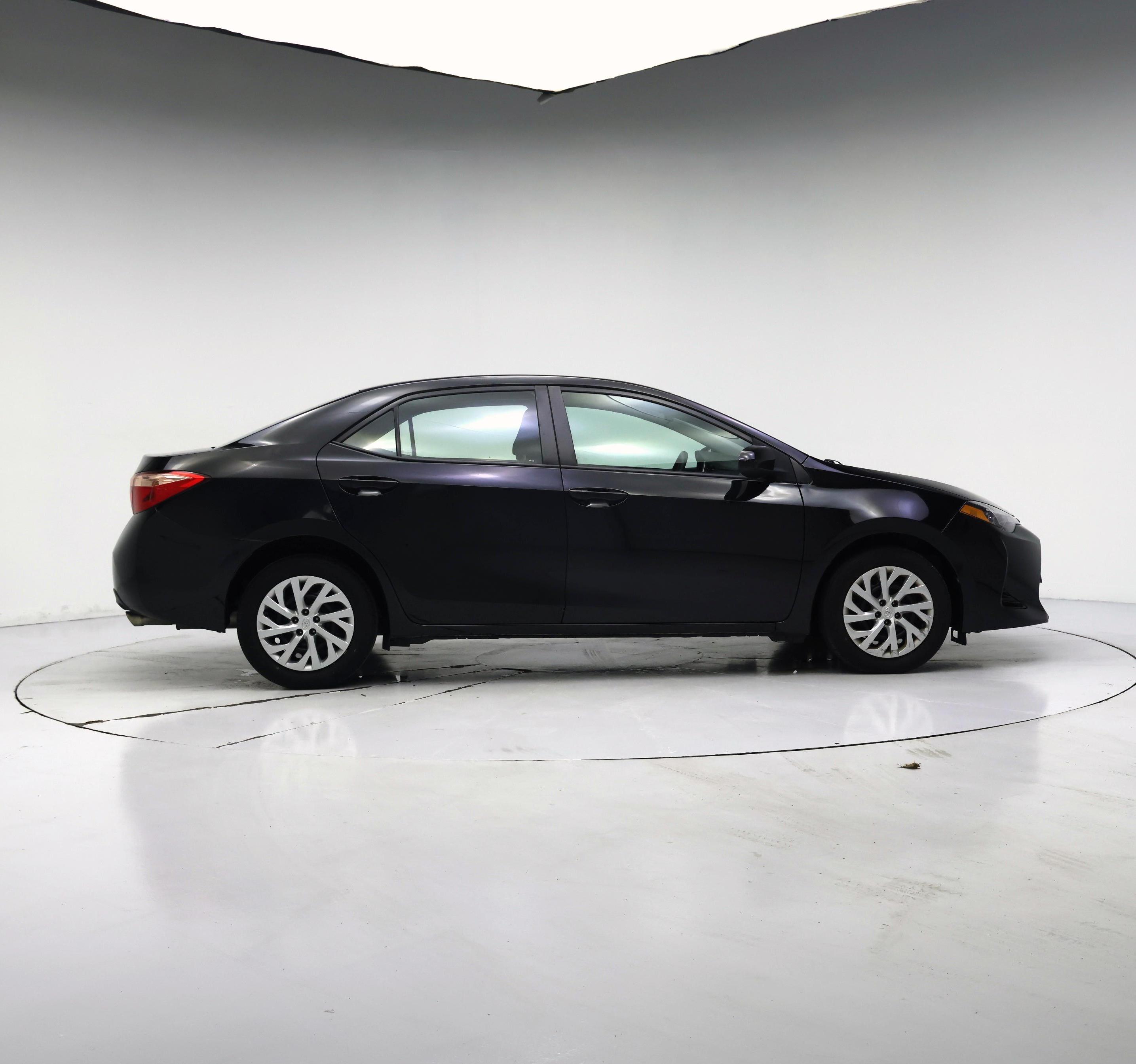 Thumbnail: 2017 Toyota Corolla - 7