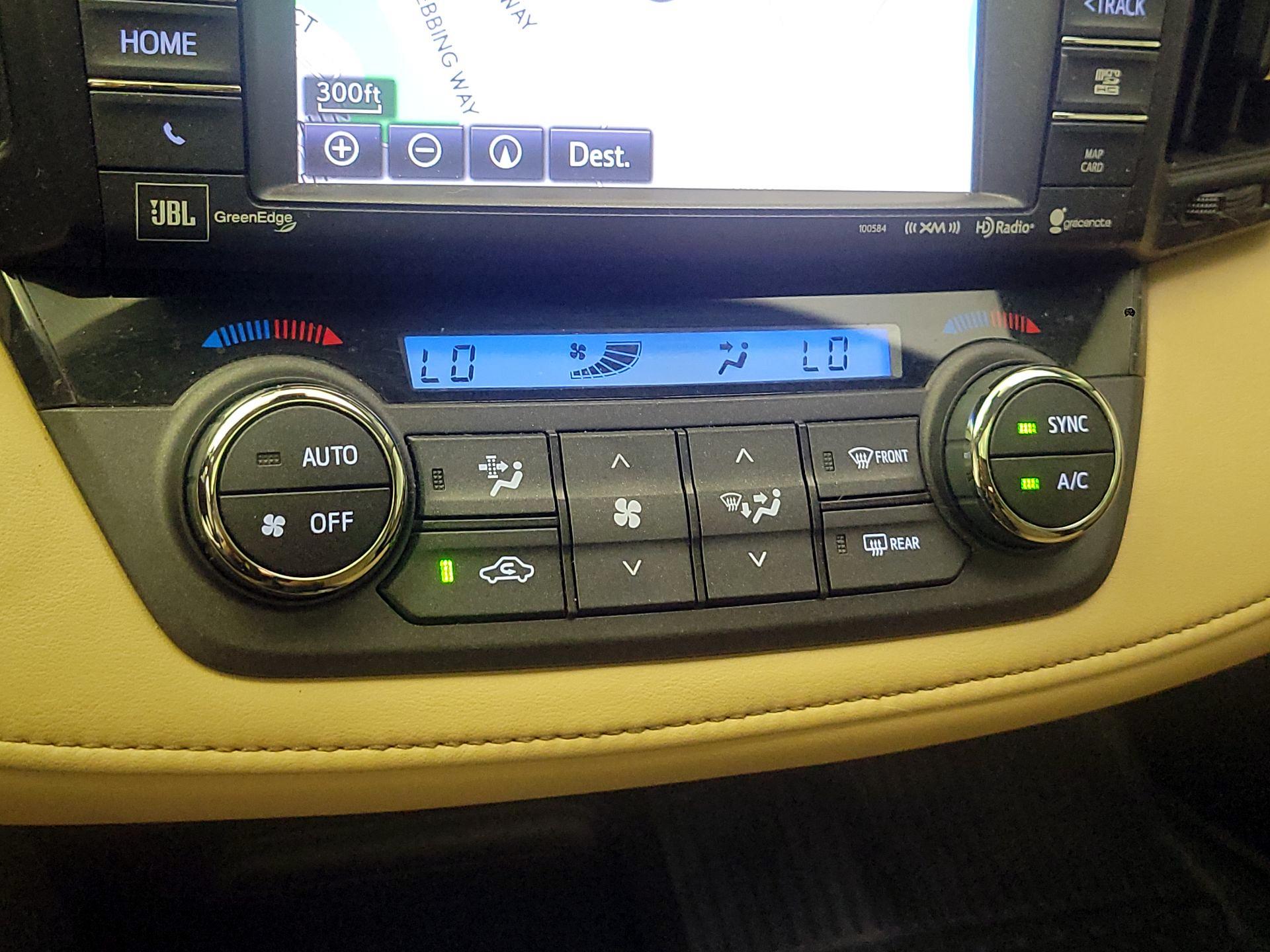 Thumbnail: 2016 Toyota RAV4 - 15