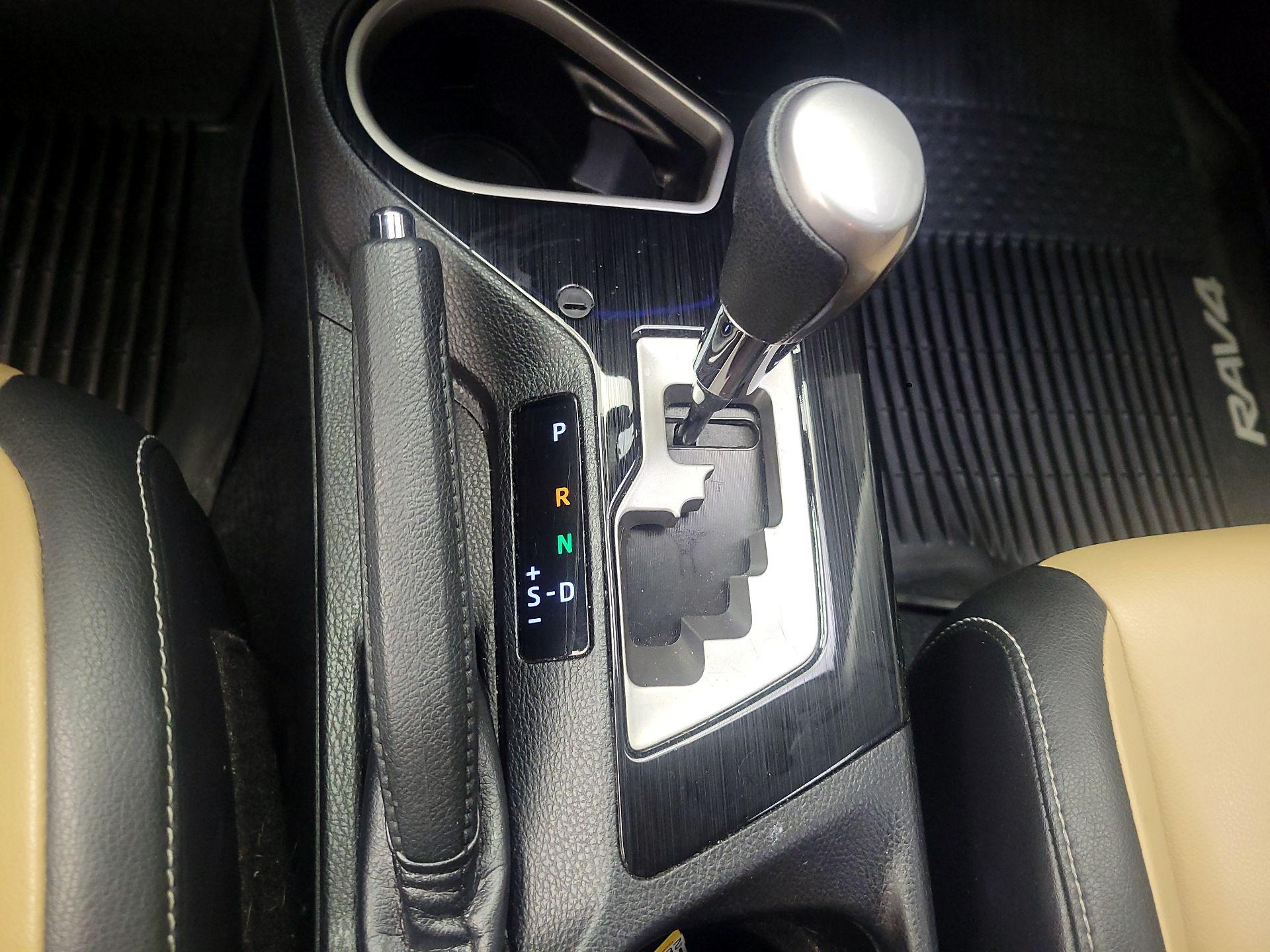 Thumbnail: 2016 Toyota RAV4 - 16