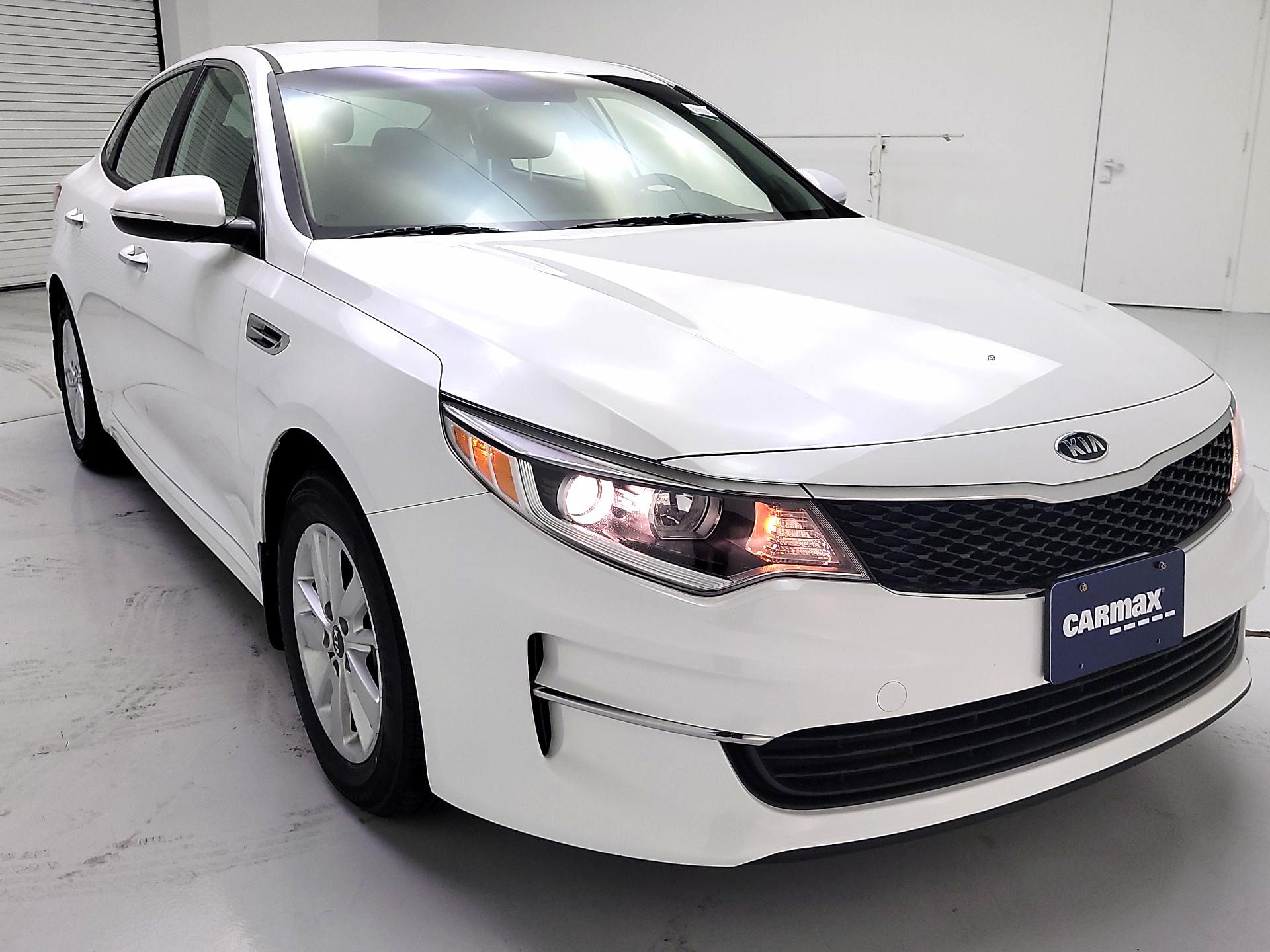 Thumbnail: 2017 Kia Optima - 1