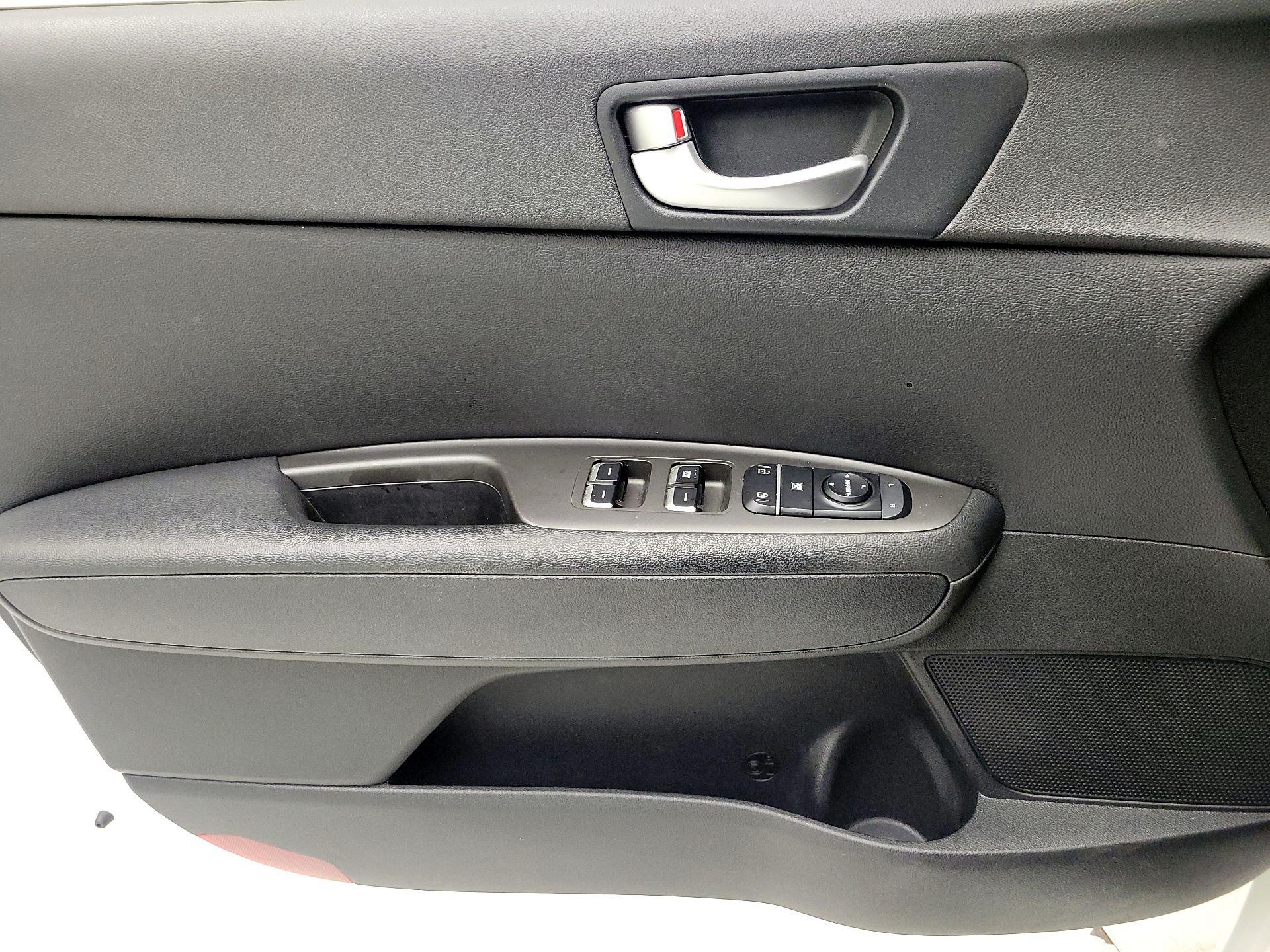 Thumbnail: 2017 Kia Optima - 10