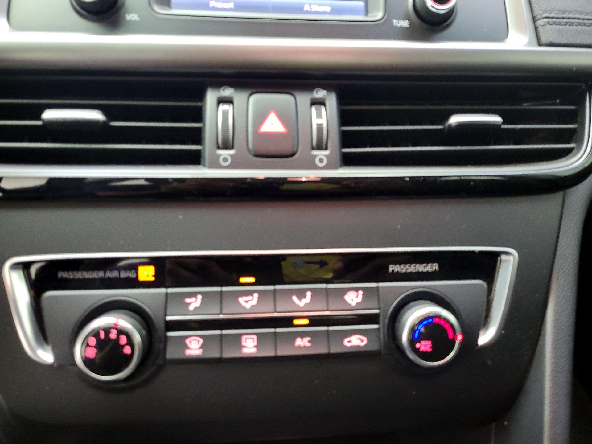 Thumbnail: 2017 Kia Optima - 14