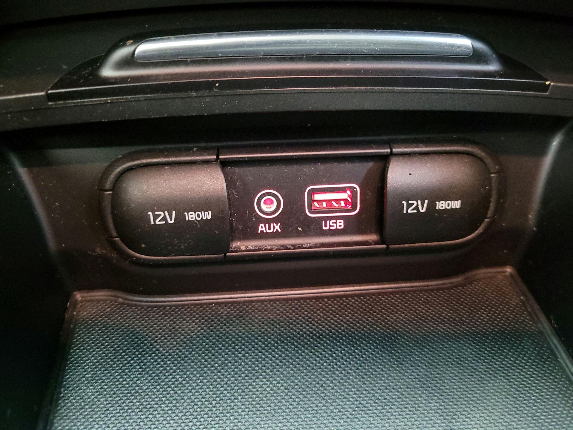 Thumbnail: 2017 Kia Optima - 16