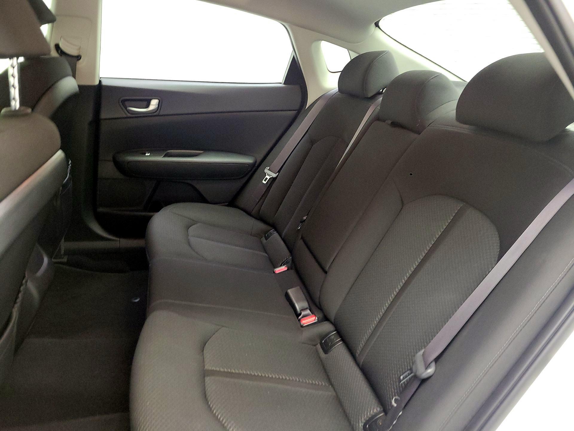 Thumbnail: 2017 Kia Optima - 17