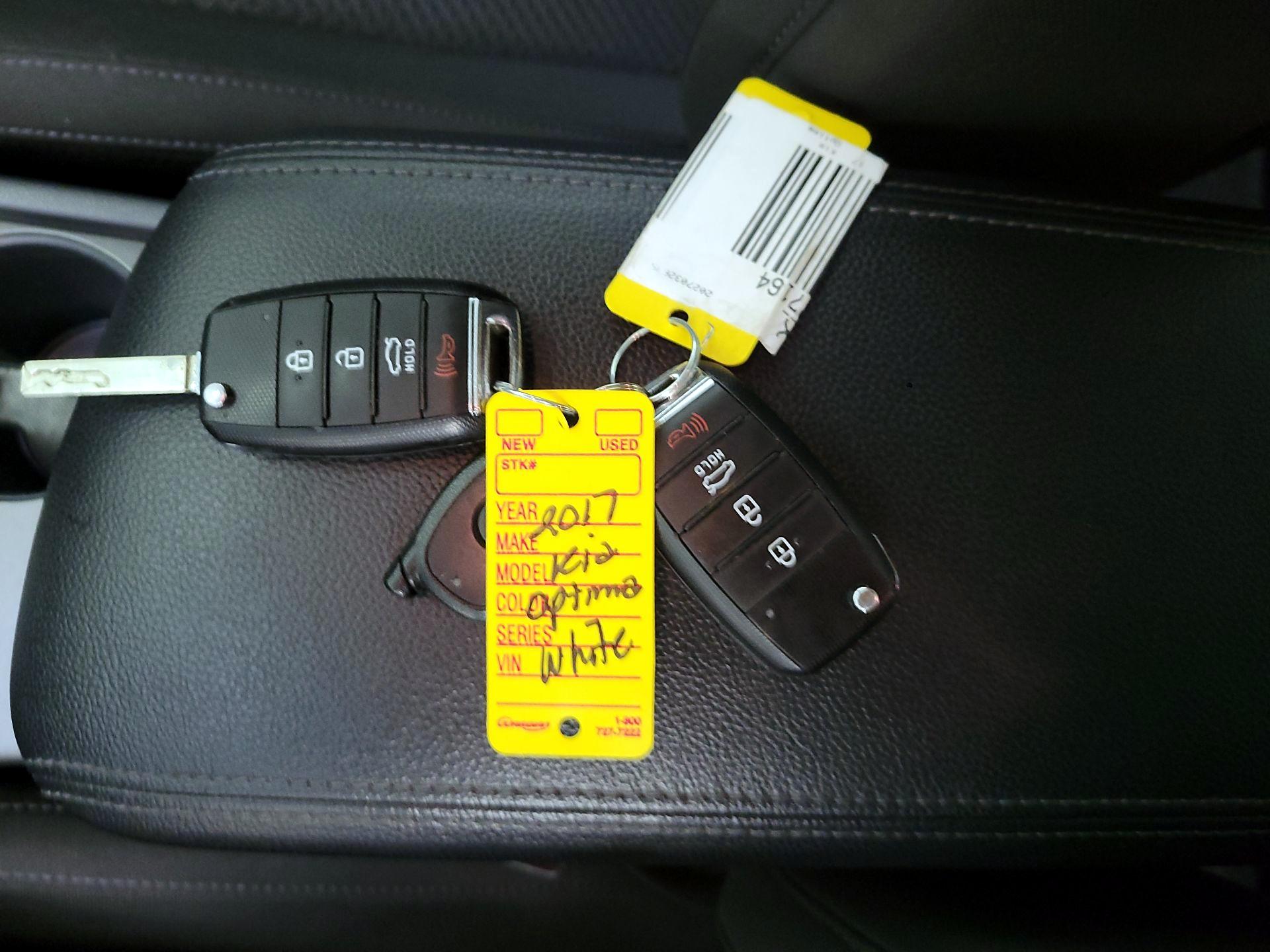 Thumbnail: 2017 Kia Optima - 20