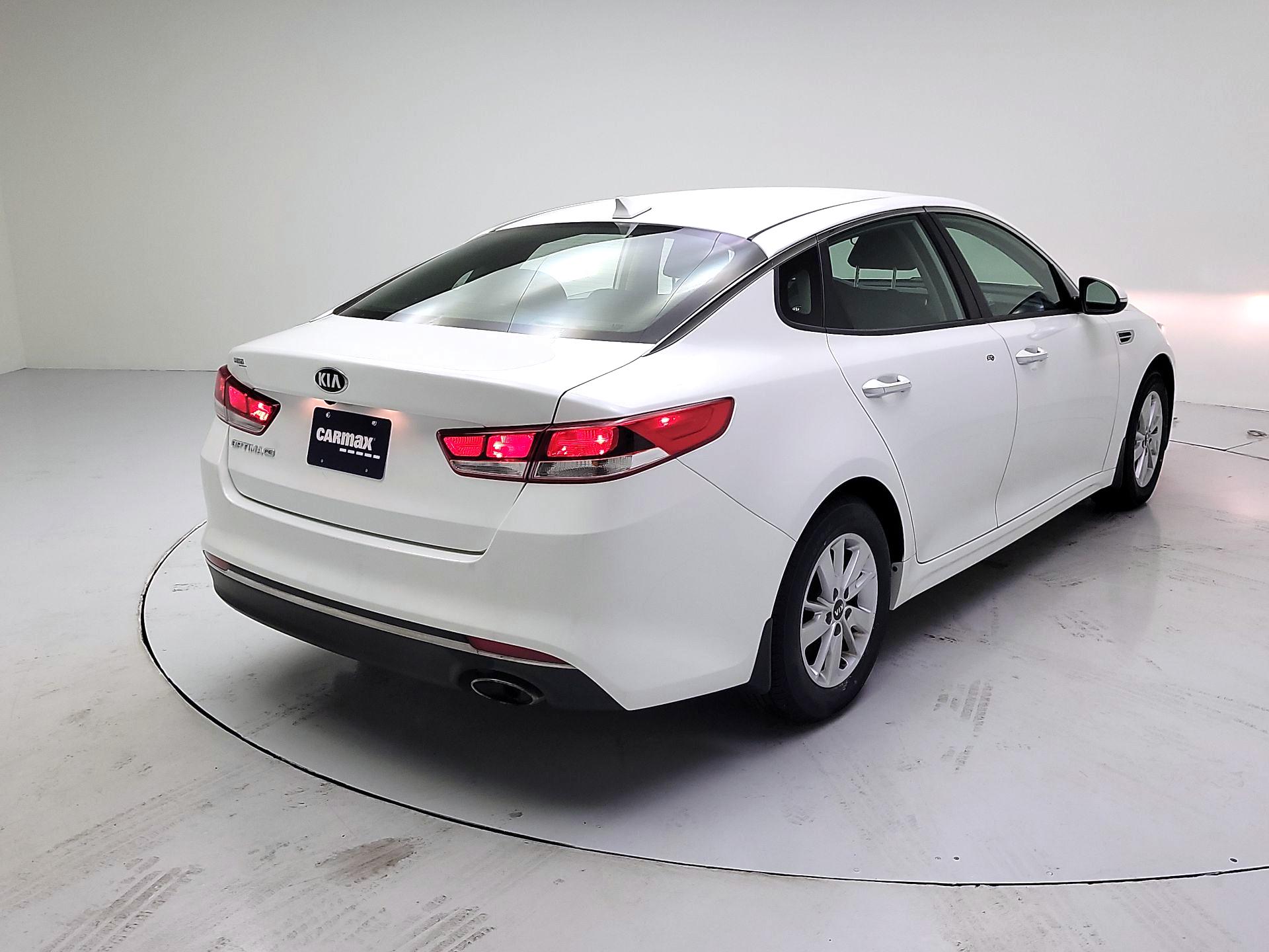 Thumbnail: 2017 Kia Optima - 5