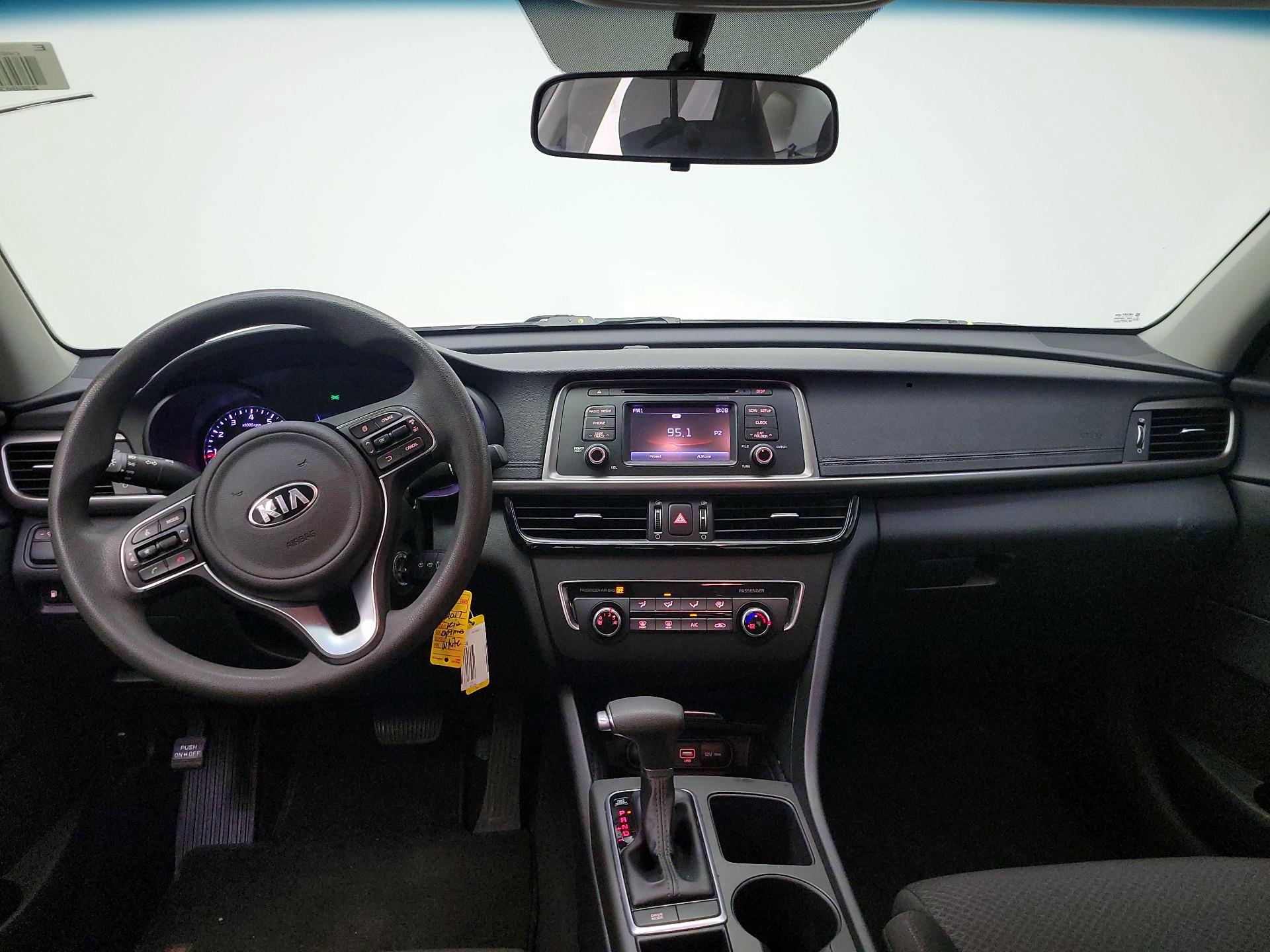 Thumbnail: 2017 Kia Optima - 8