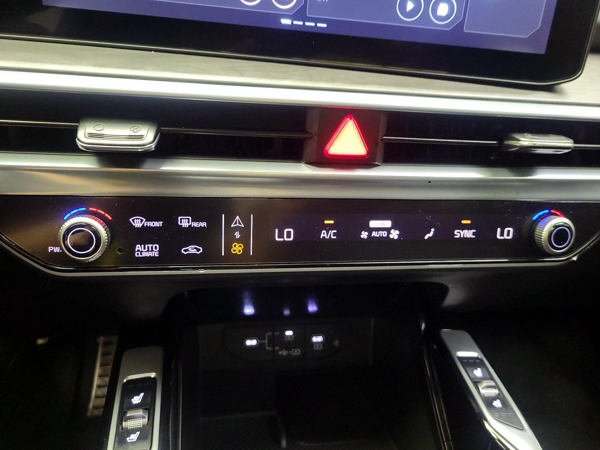 Thumbnail: 2025 Kia Sorento - 15
