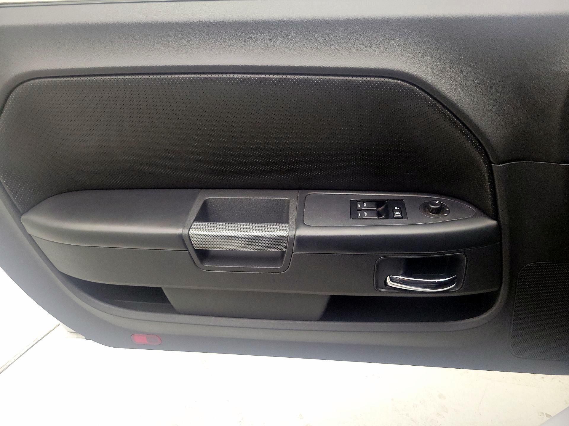 Thumbnail: 2014 Dodge Challenger - 10