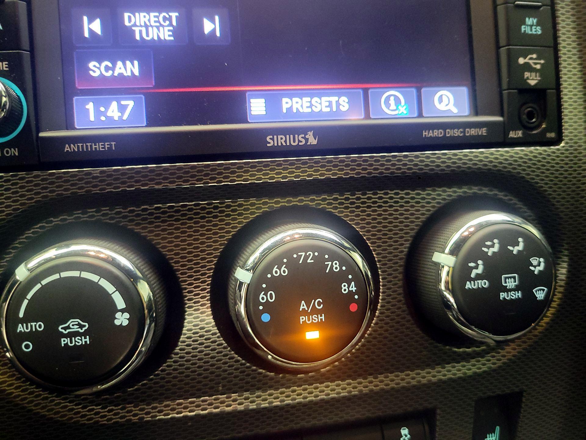 Thumbnail: 2014 Dodge Challenger - 13