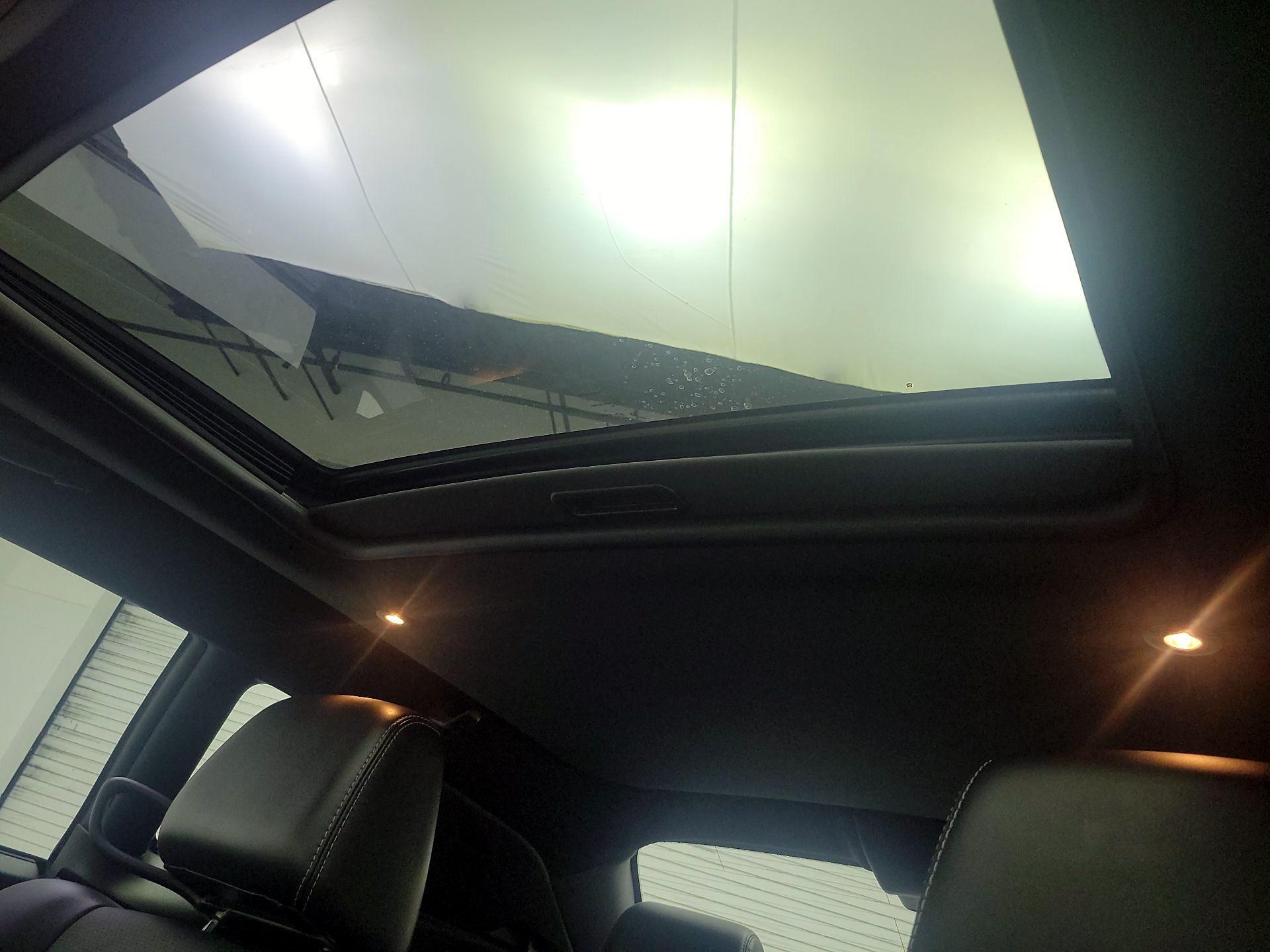 Thumbnail: 2014 Dodge Challenger - 16