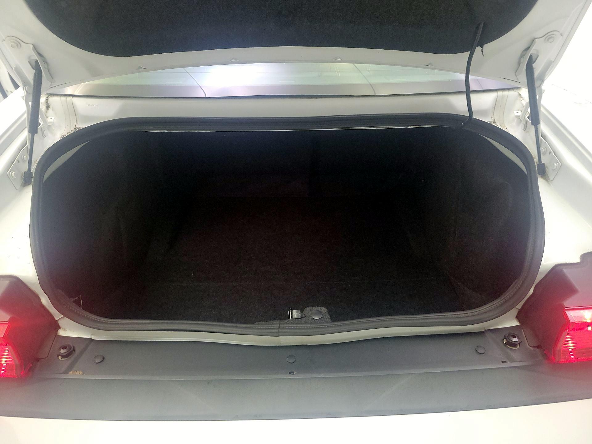 Thumbnail: 2014 Dodge Challenger - 18