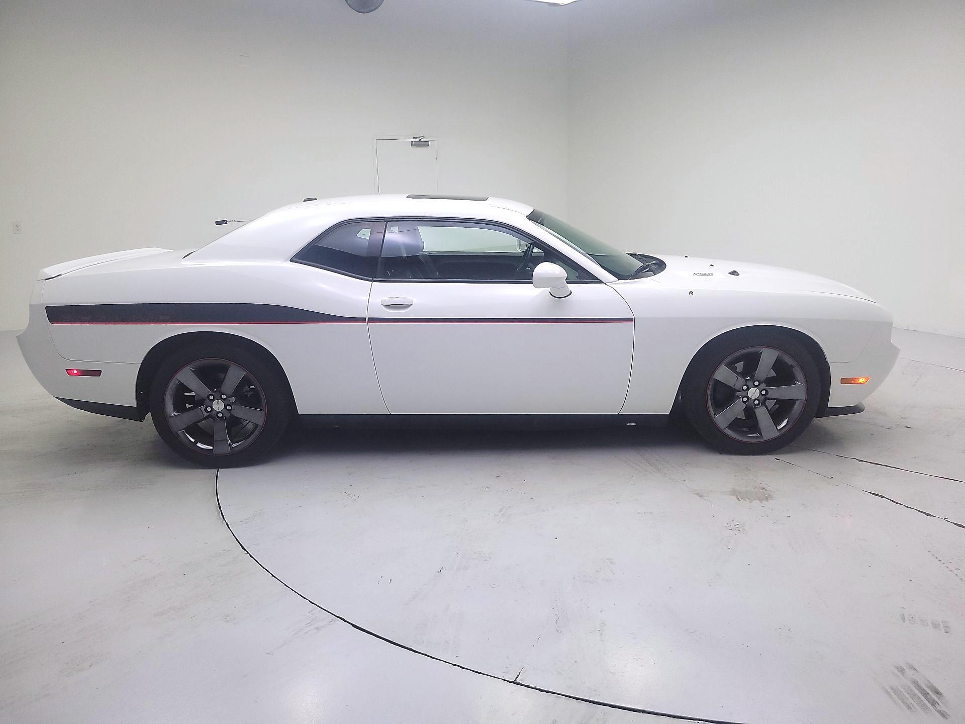 Thumbnail: 2014 Dodge Challenger - 4