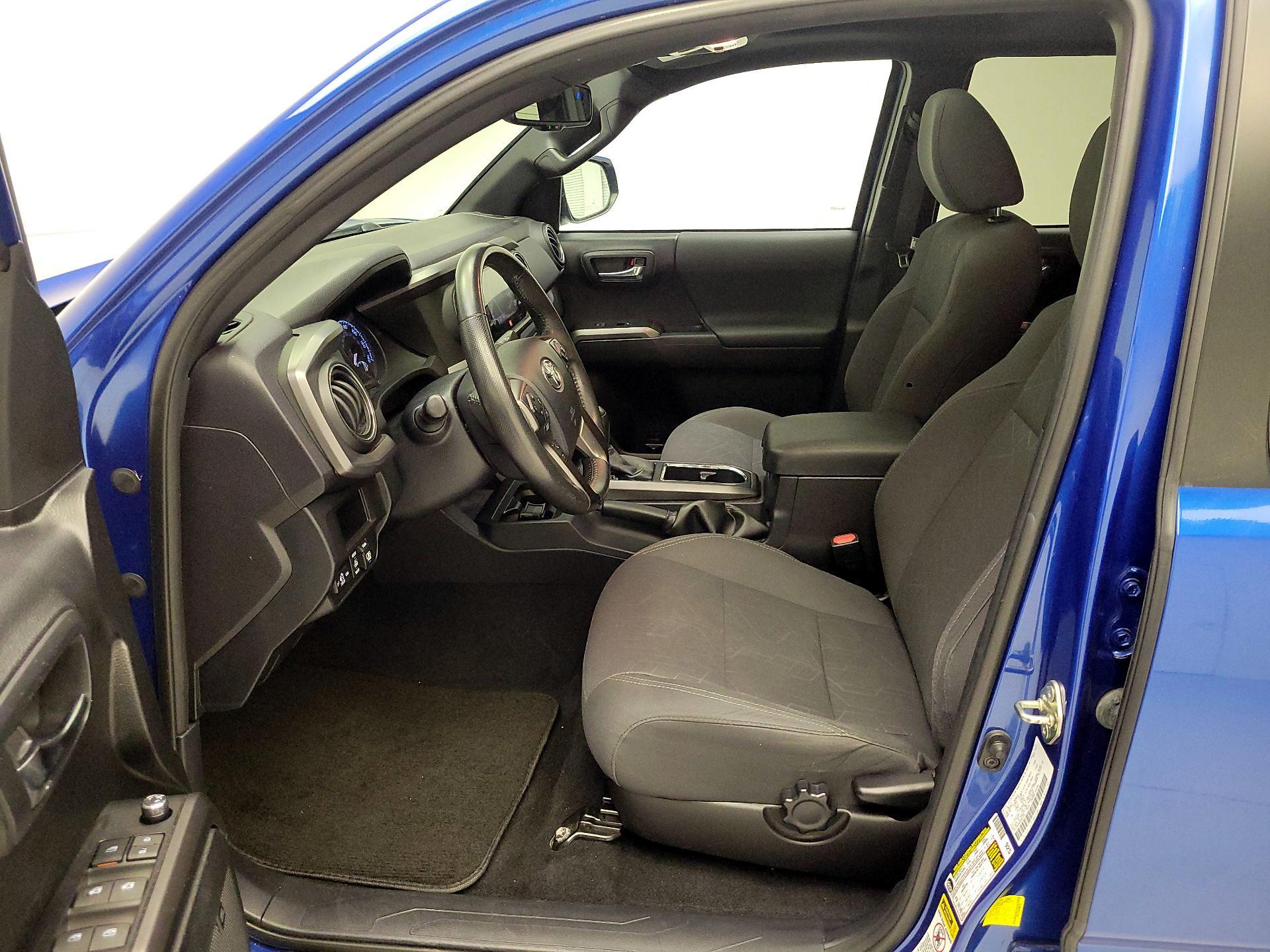 Thumbnail: 2017 Toyota Tacoma - 9