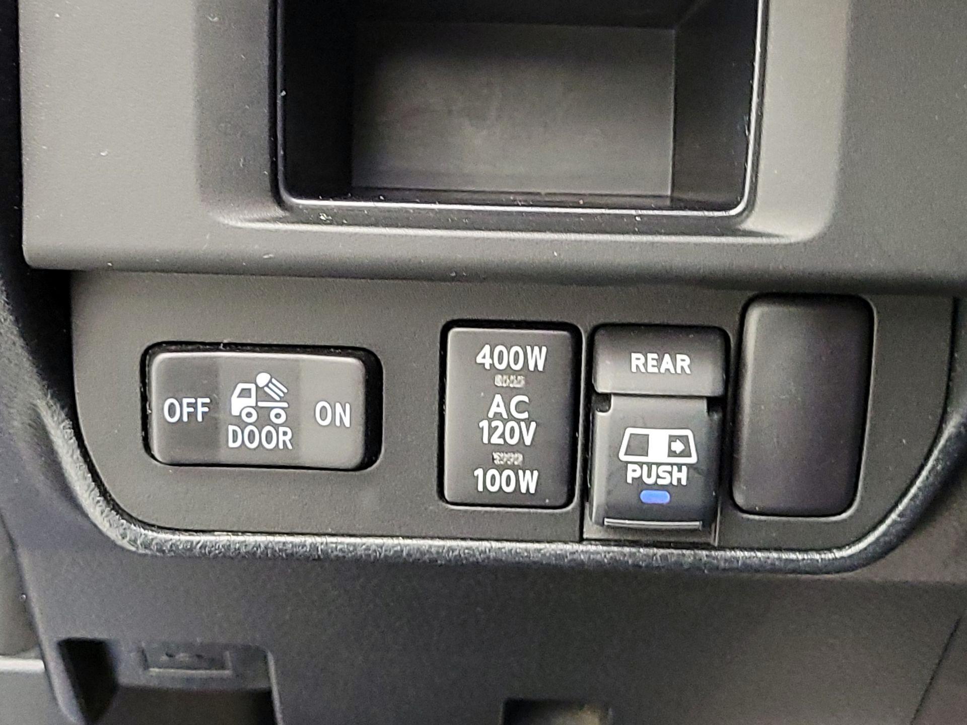 Thumbnail: 2017 Toyota Tacoma - 11