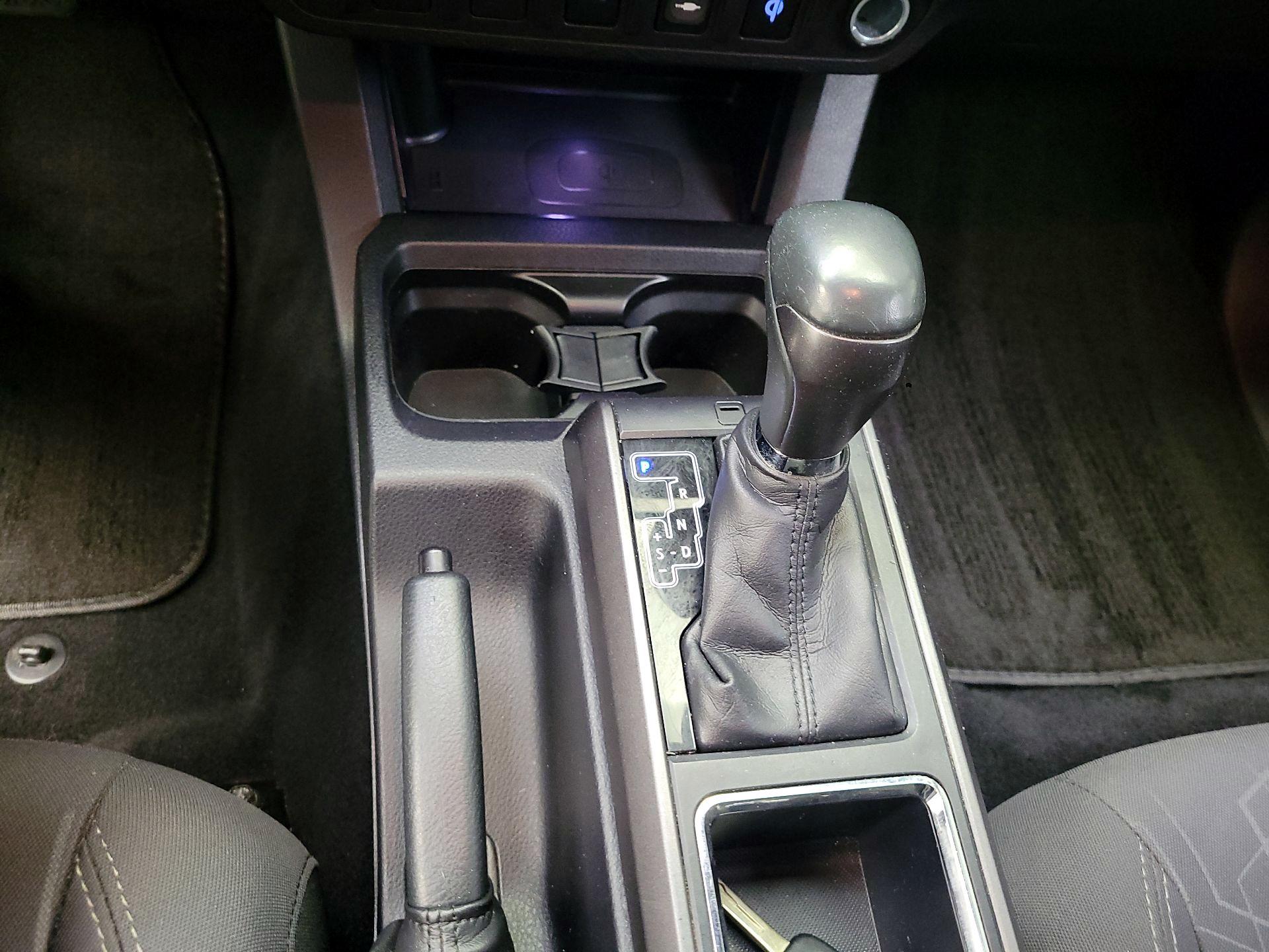 Thumbnail: 2017 Toyota Tacoma - 16