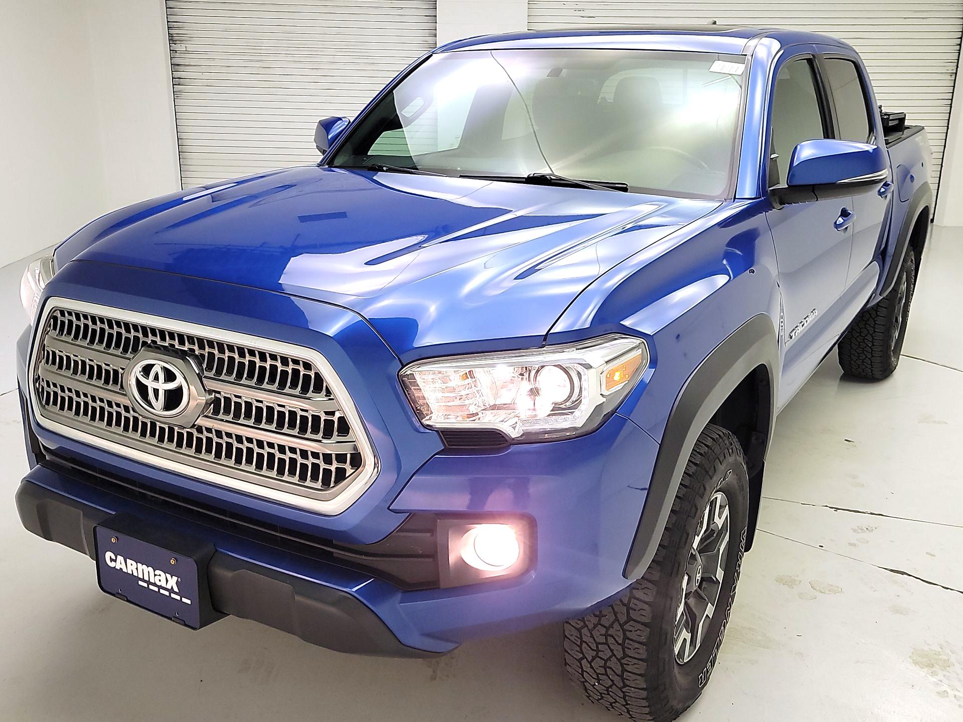 Thumbnail: 2017 Toyota Tacoma - 3