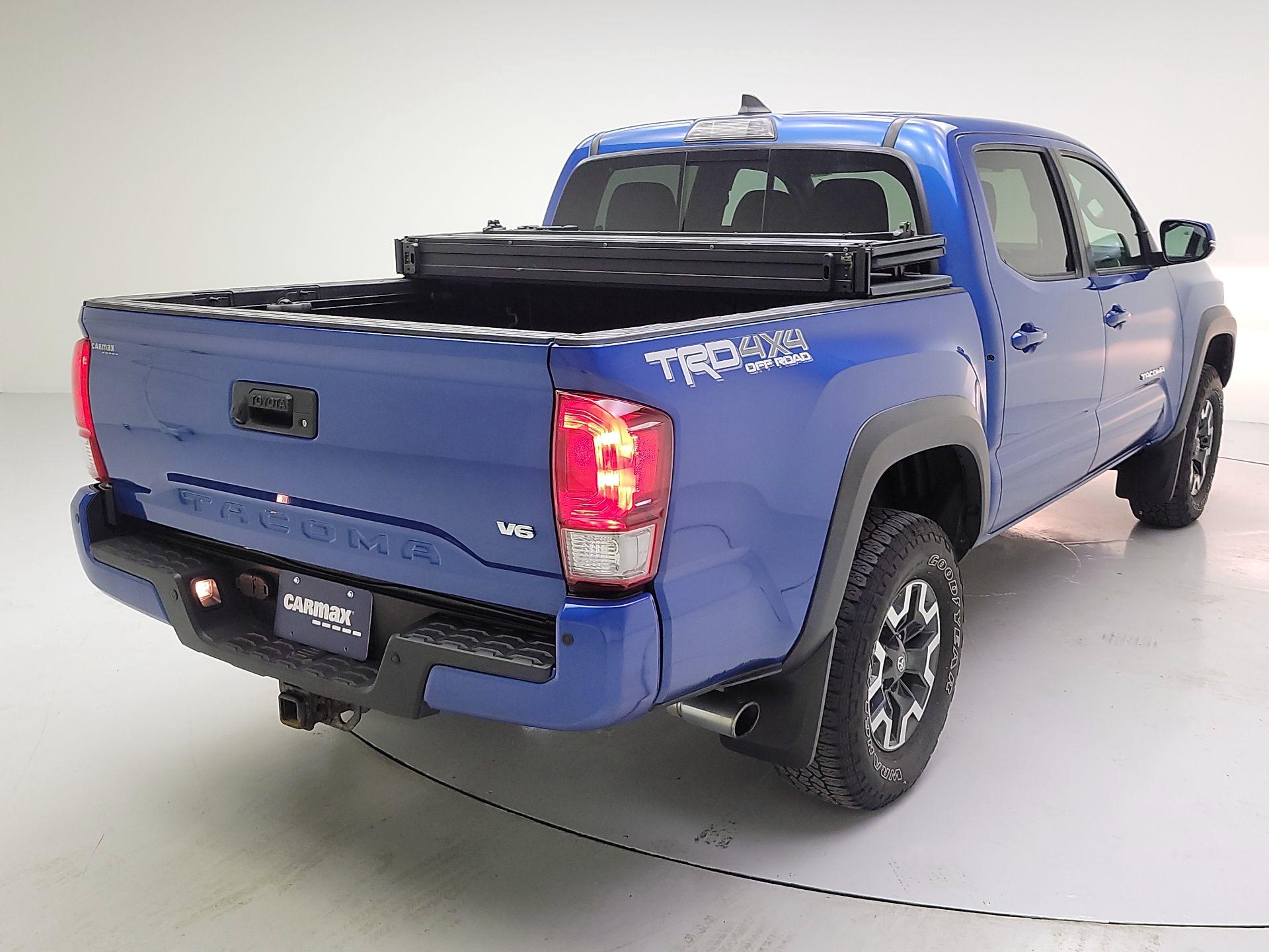 Thumbnail: 2017 Toyota Tacoma - 5