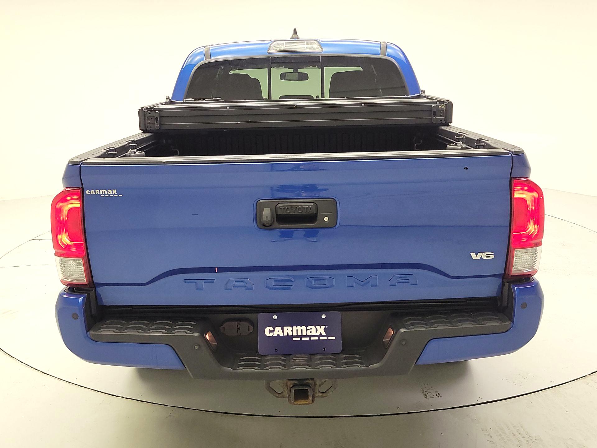 Thumbnail: 2017 Toyota Tacoma - 6