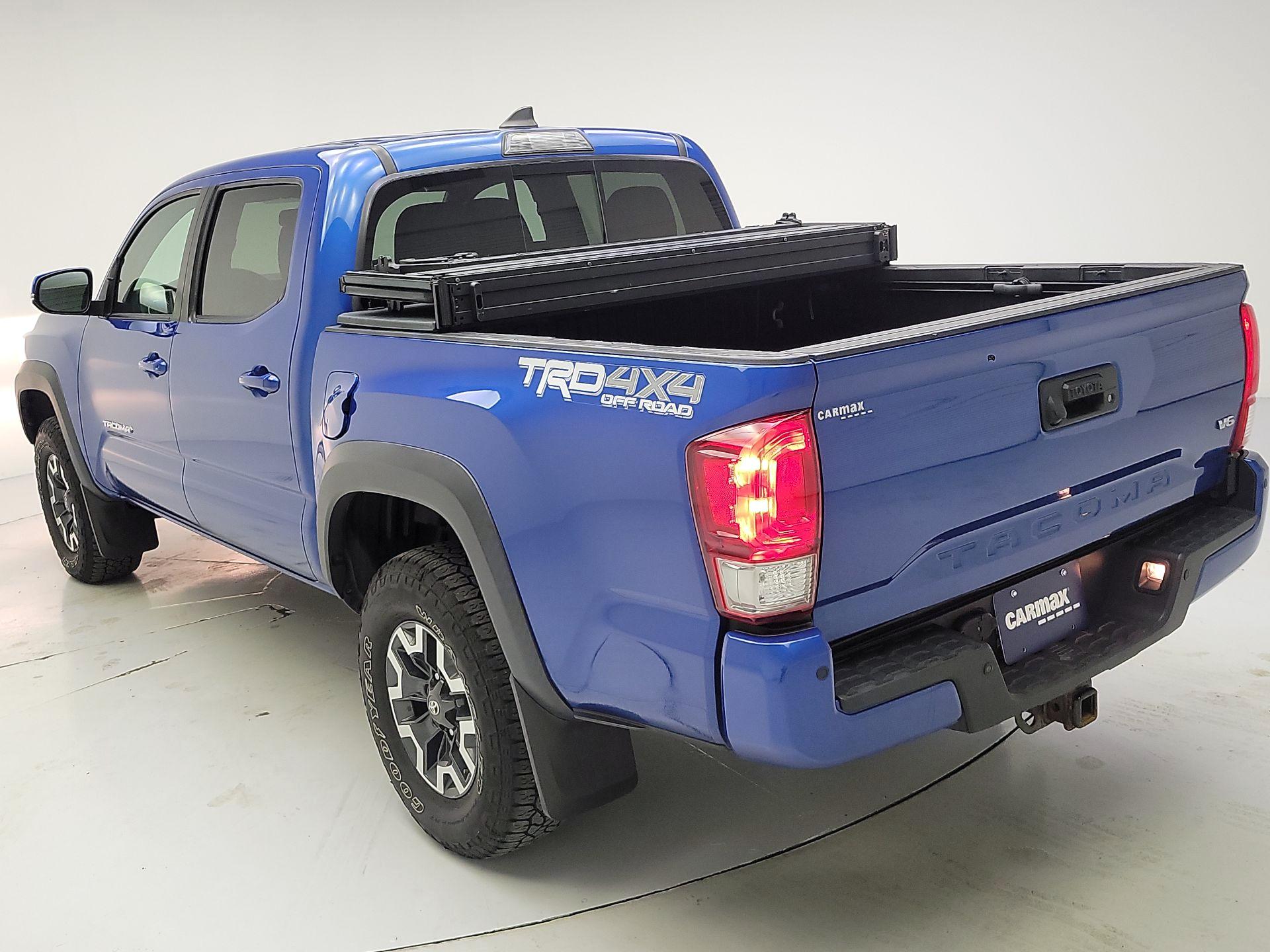 Thumbnail: 2017 Toyota Tacoma - 7