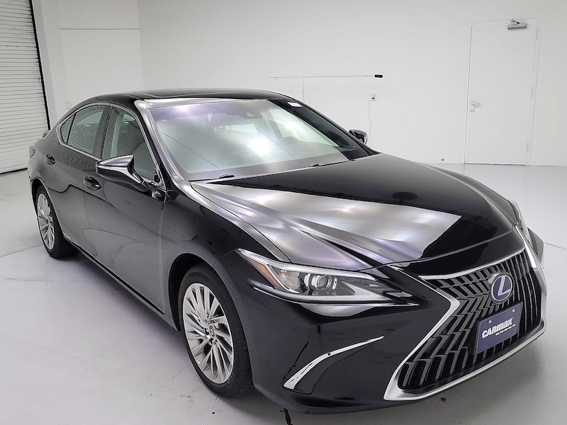 2022 Lexus ES 300h Luxury