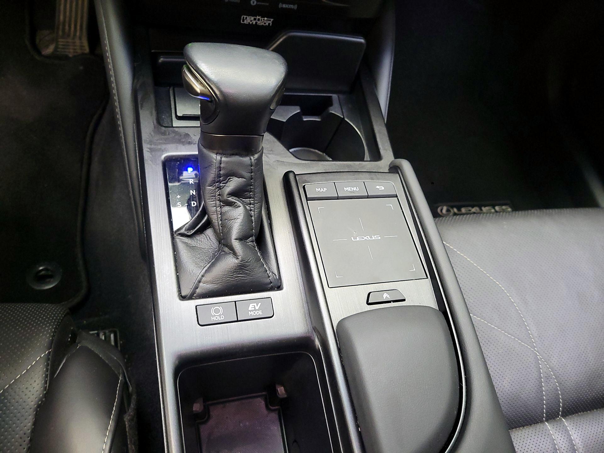Thumbnail: 2022 Lexus ES - 16