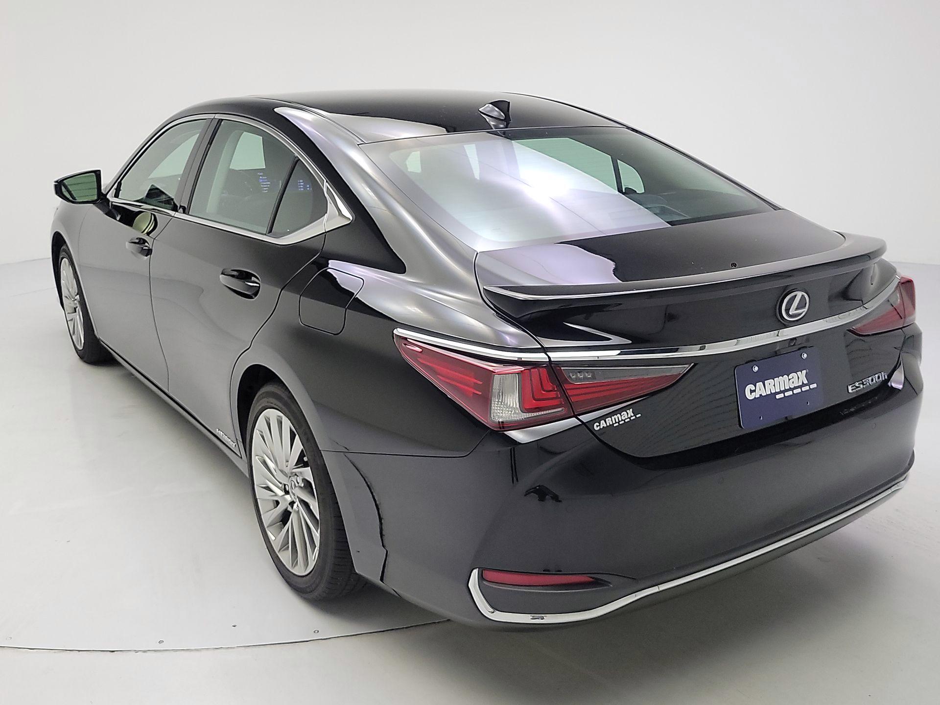 Thumbnail: 2022 Lexus ES - 7