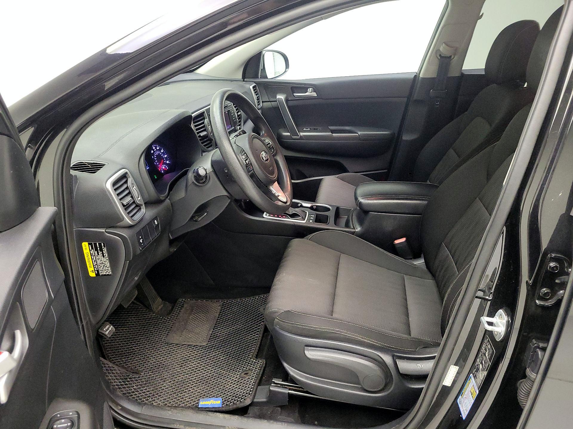 Thumbnail: 2017 Kia Sportage - 9