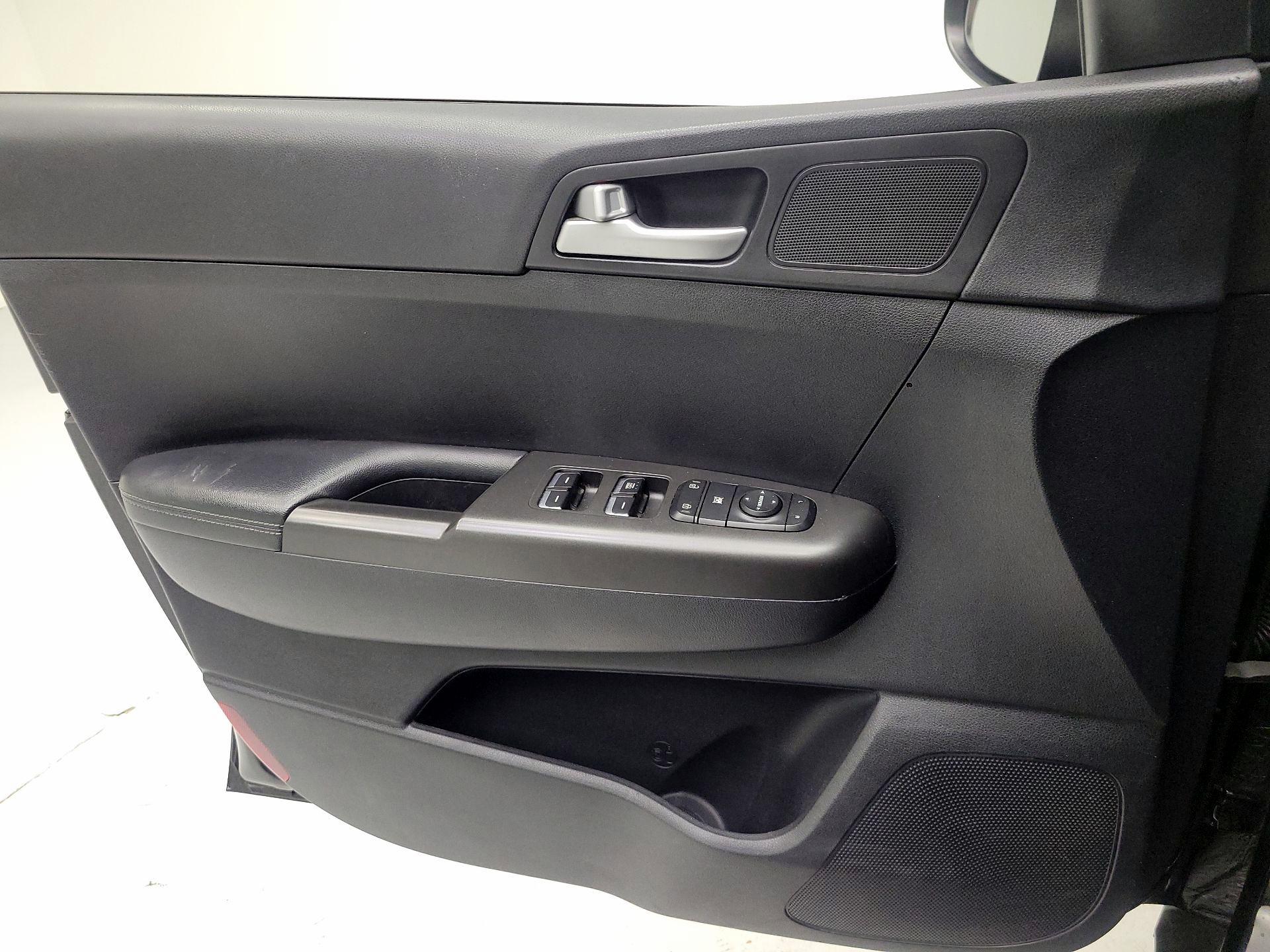 Thumbnail: 2017 Kia Sportage - 10