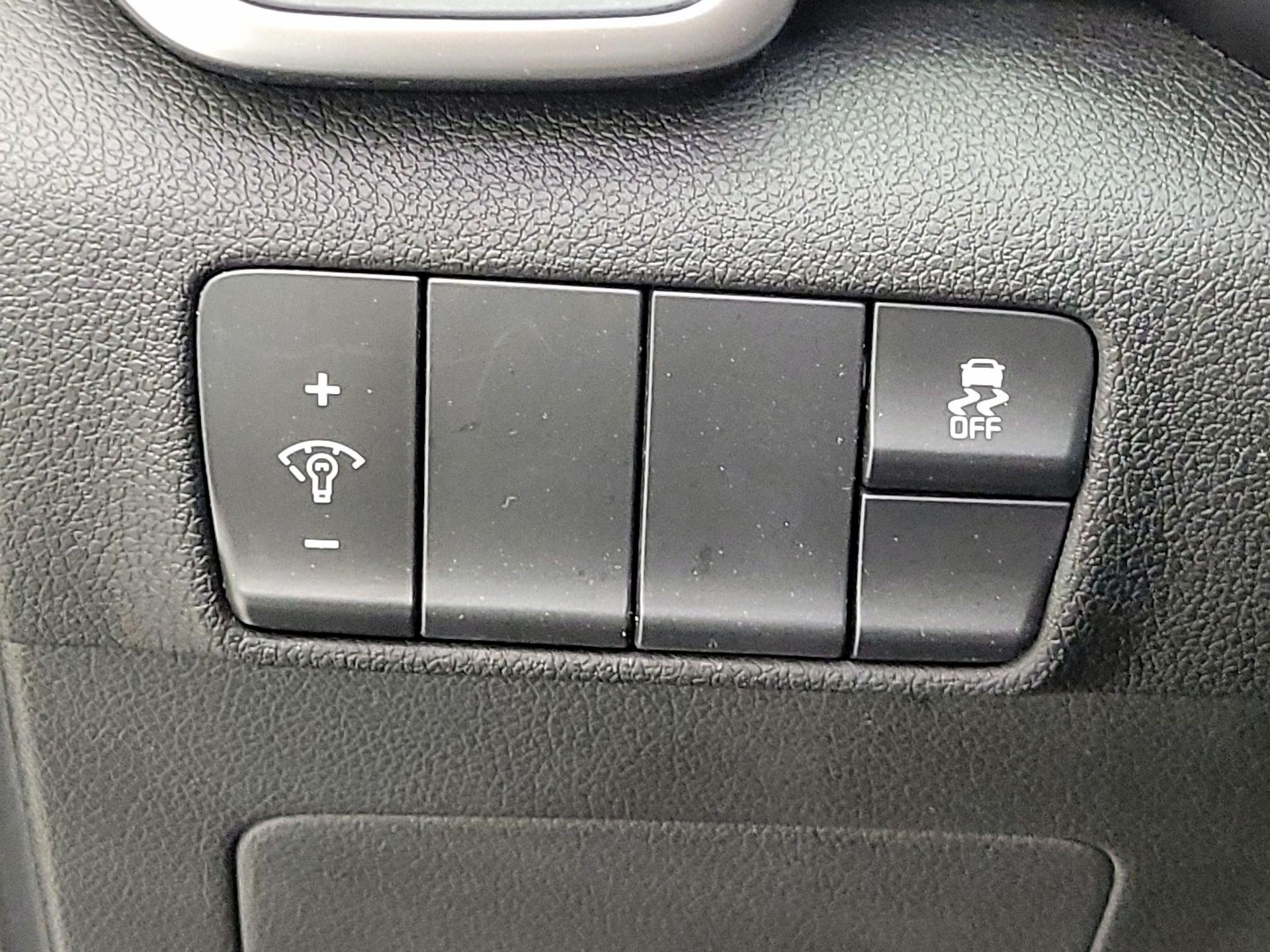 Thumbnail: 2017 Kia Sportage - 11