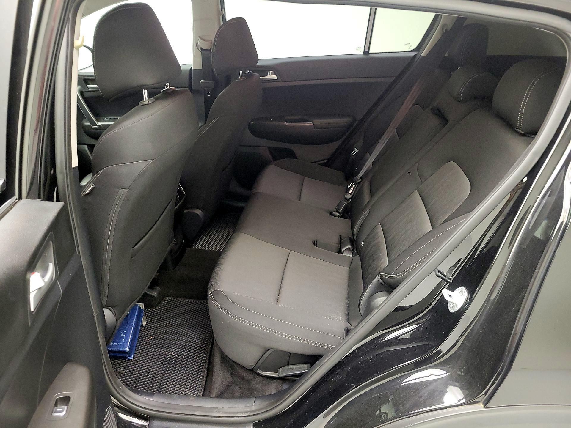 Thumbnail: 2017 Kia Sportage - 17