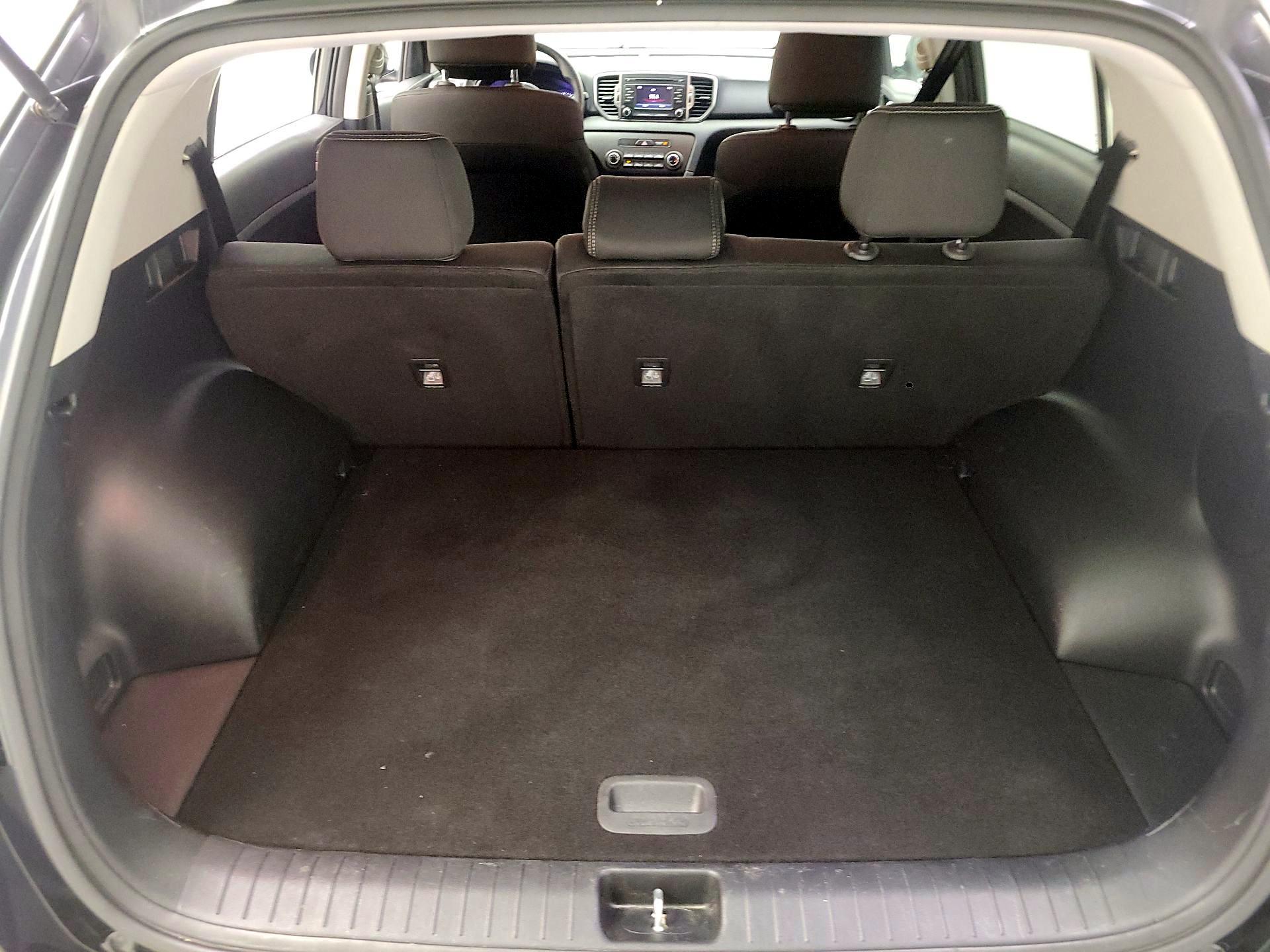 Thumbnail: 2017 Kia Sportage - 18