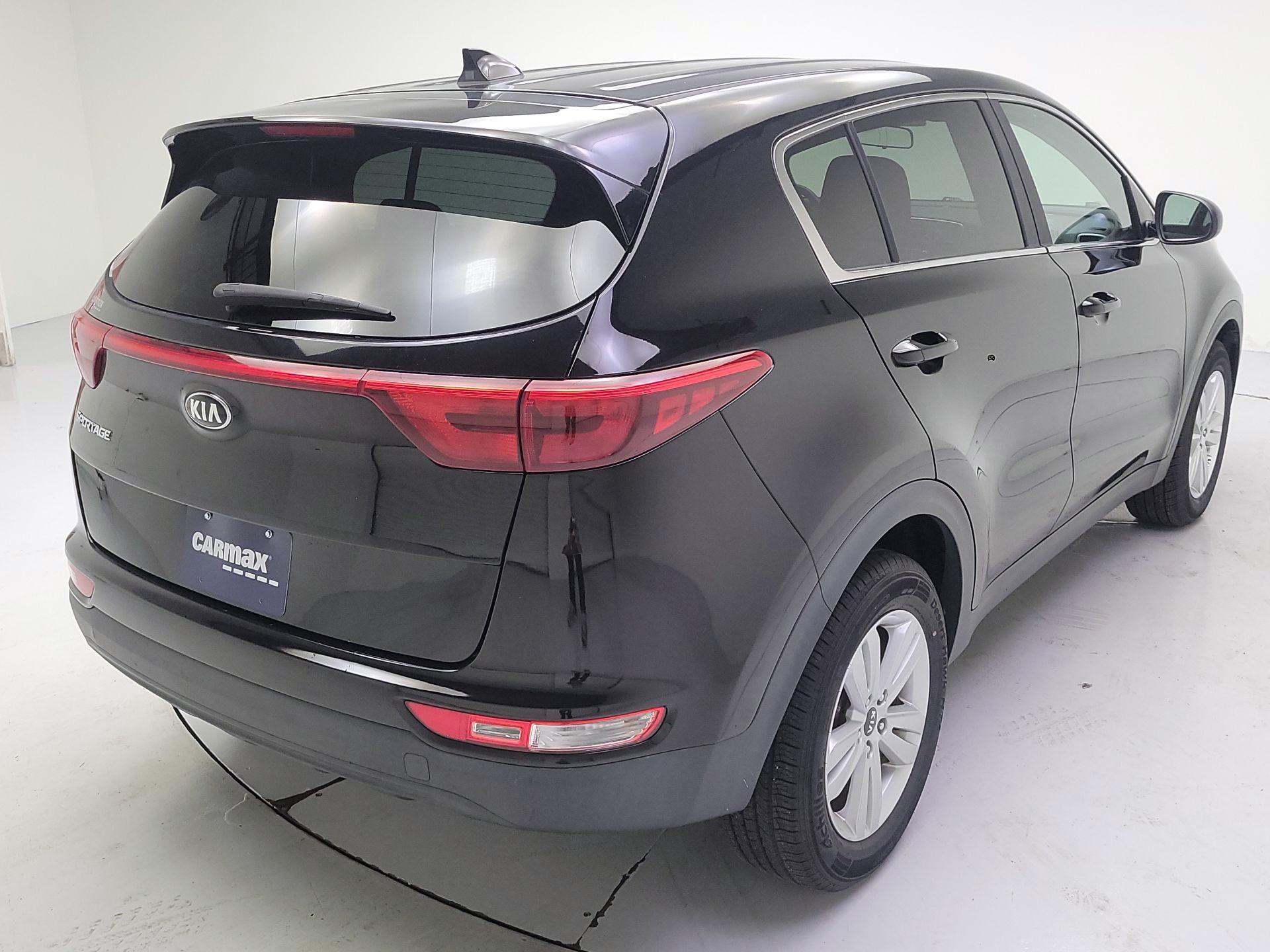 Thumbnail: 2017 Kia Sportage - 5