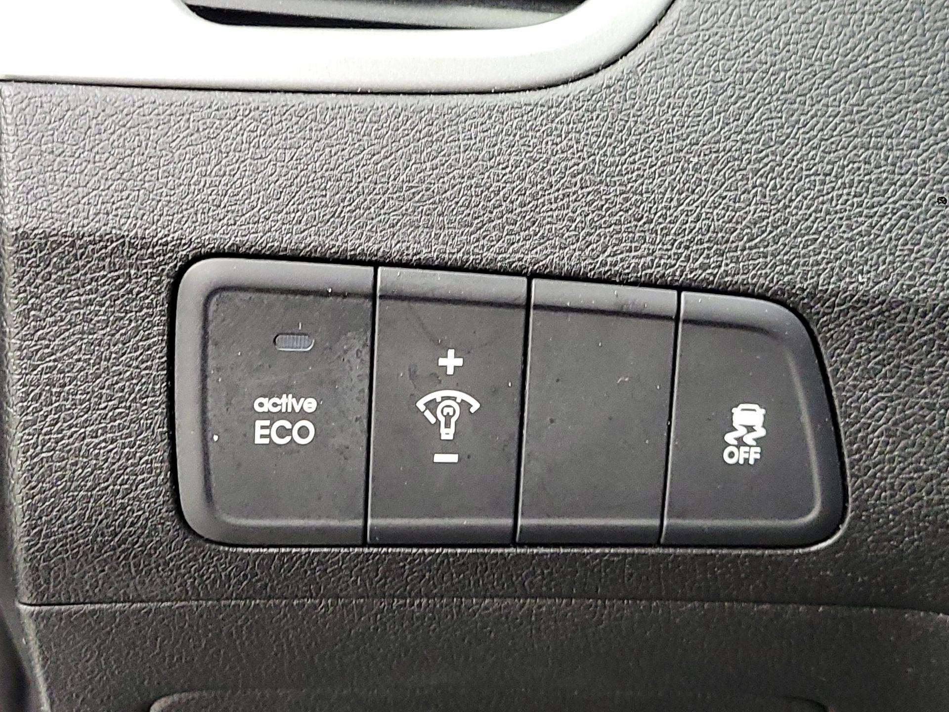 Thumbnail: 2016 Hyundai Elantra - 13