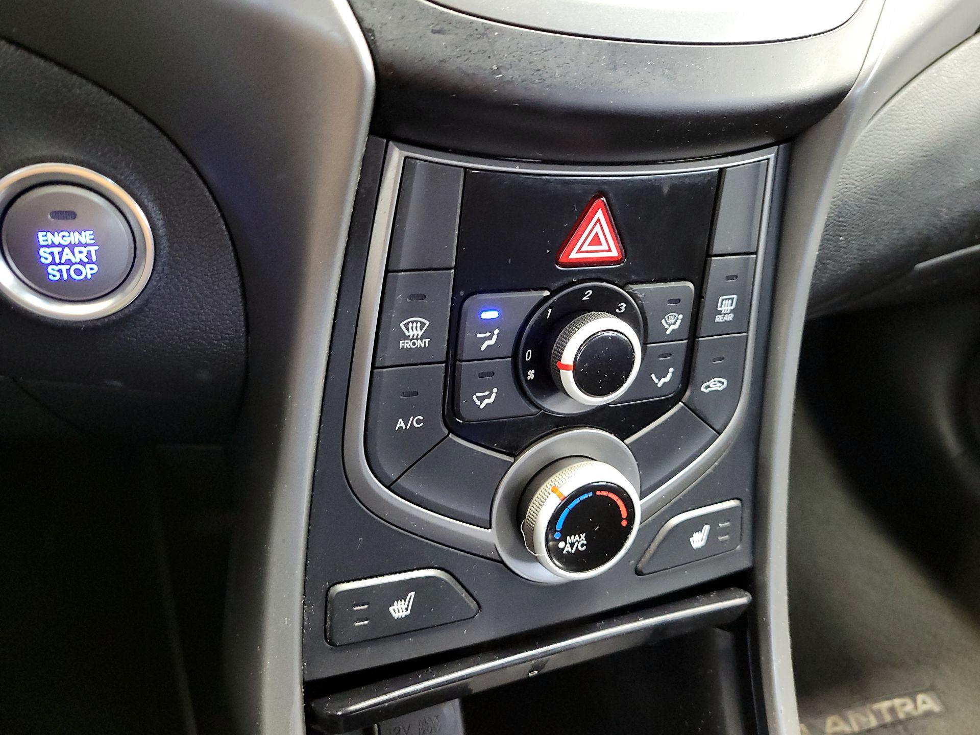 Thumbnail: 2016 Hyundai Elantra - 16