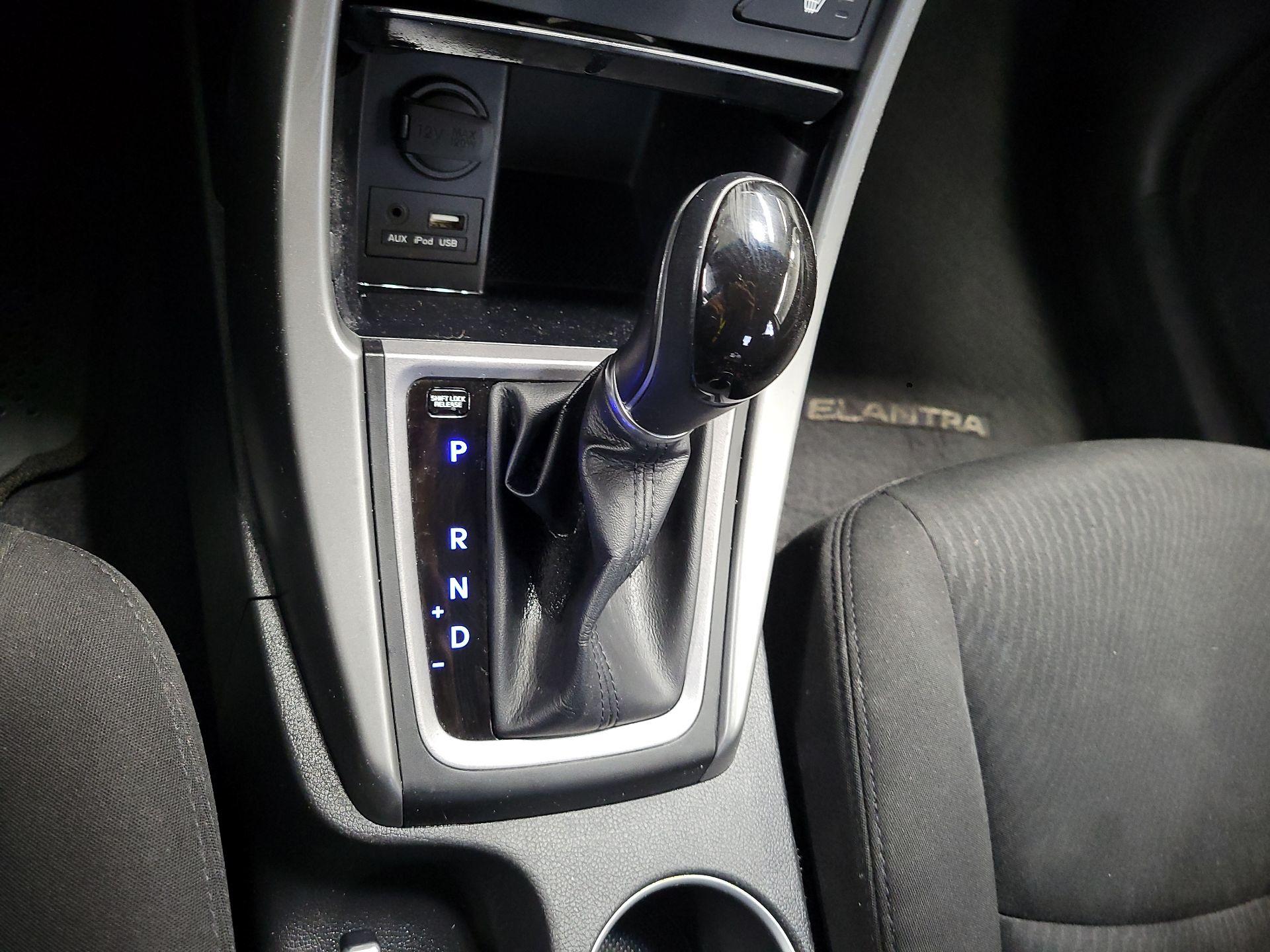 Thumbnail: 2016 Hyundai Elantra - 17