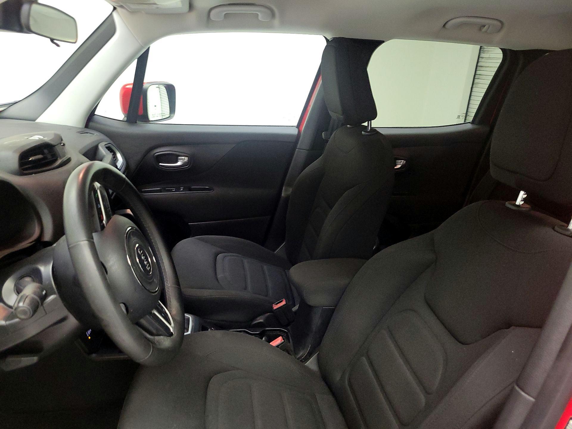 Thumbnail: 2018 Jeep Renegade - 9