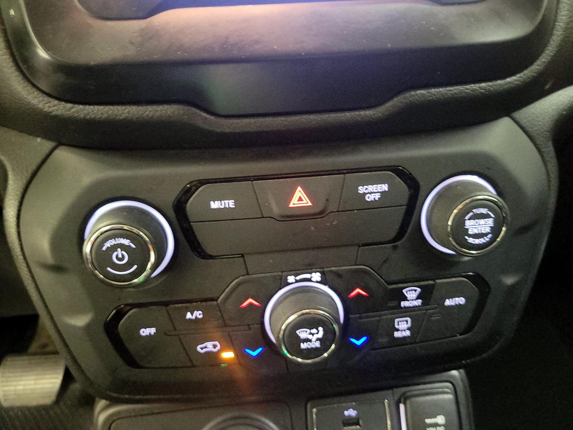 Thumbnail: 2018 Jeep Renegade - 14