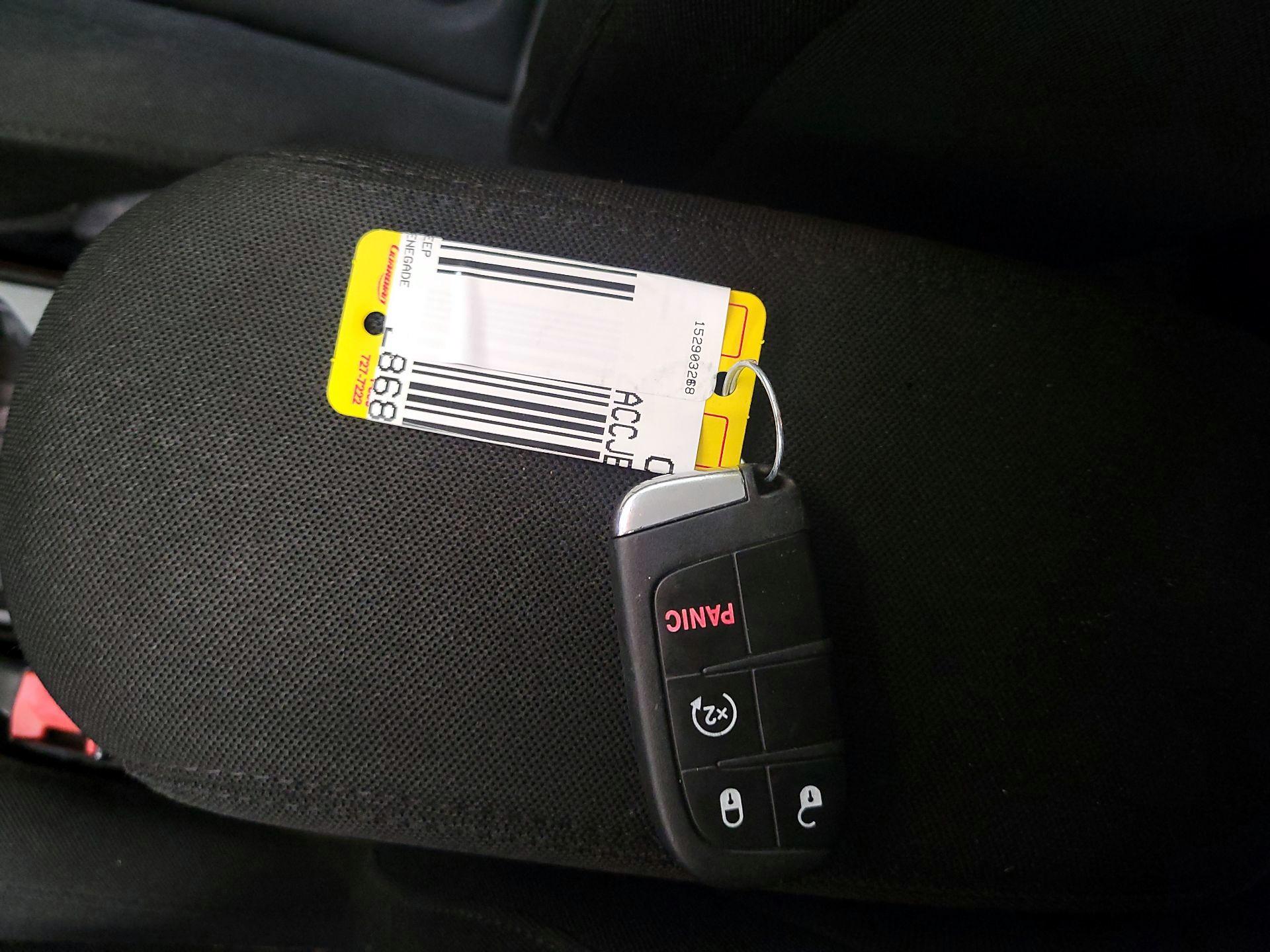 Thumbnail: 2018 Jeep Renegade - 20