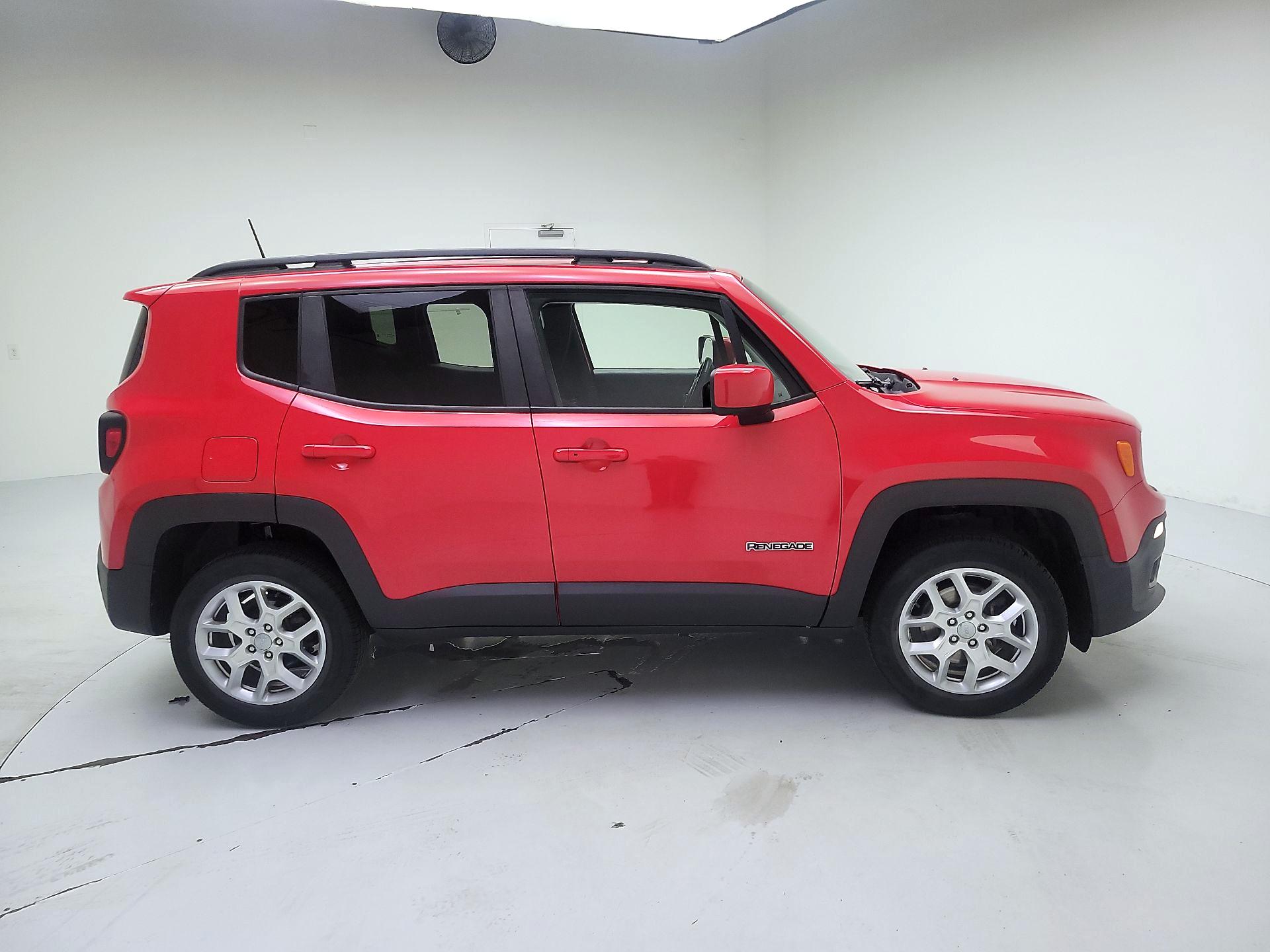 Thumbnail: 2018 Jeep Renegade - 4