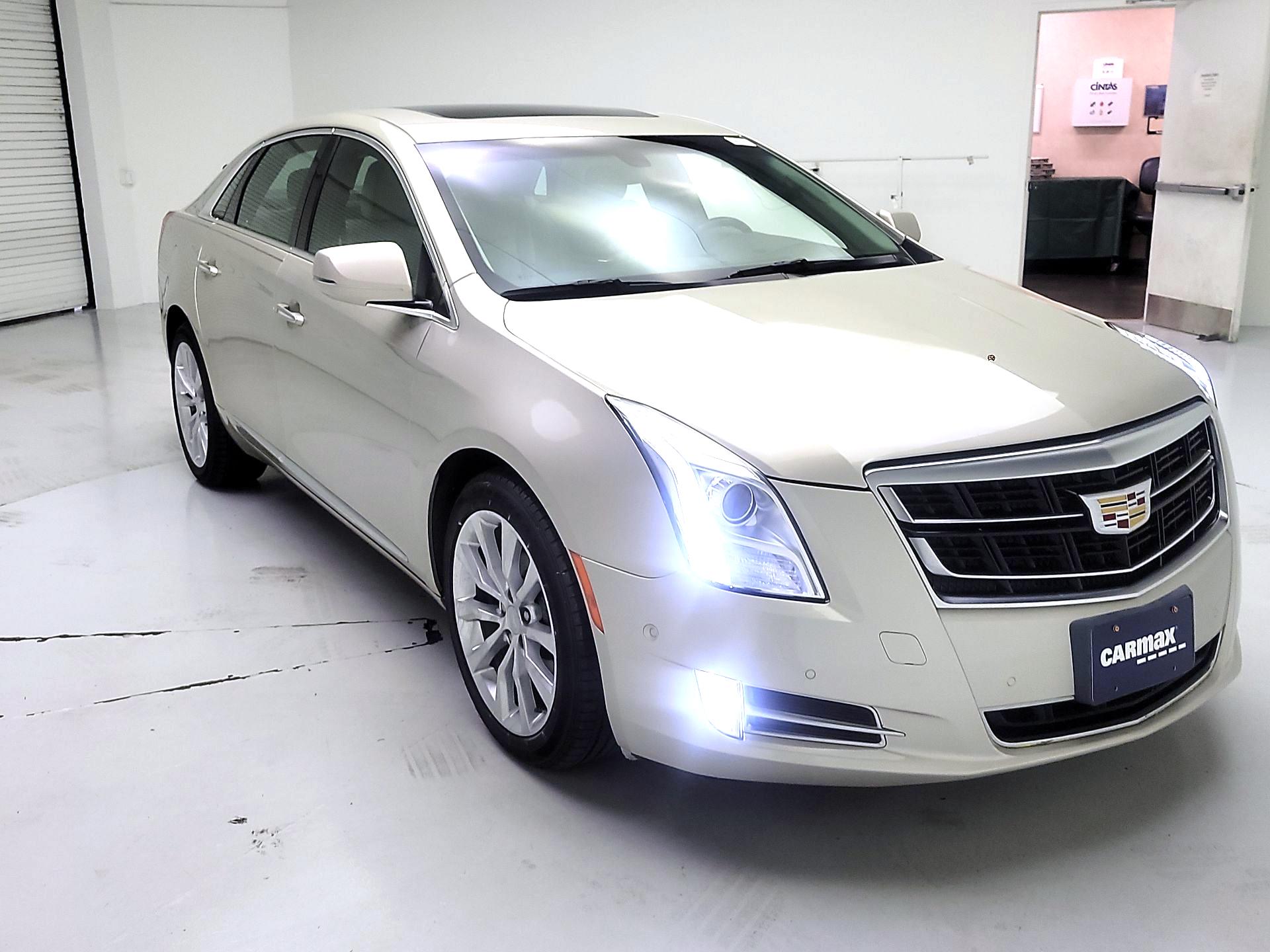 Thumbnail: 2016 Cadillac XTS - 1