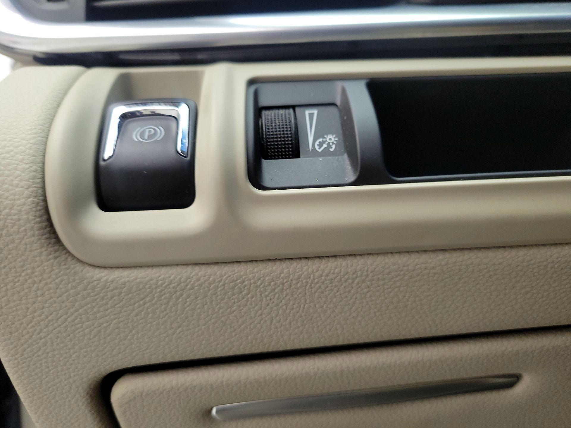 Thumbnail: 2016 Cadillac XTS - 11