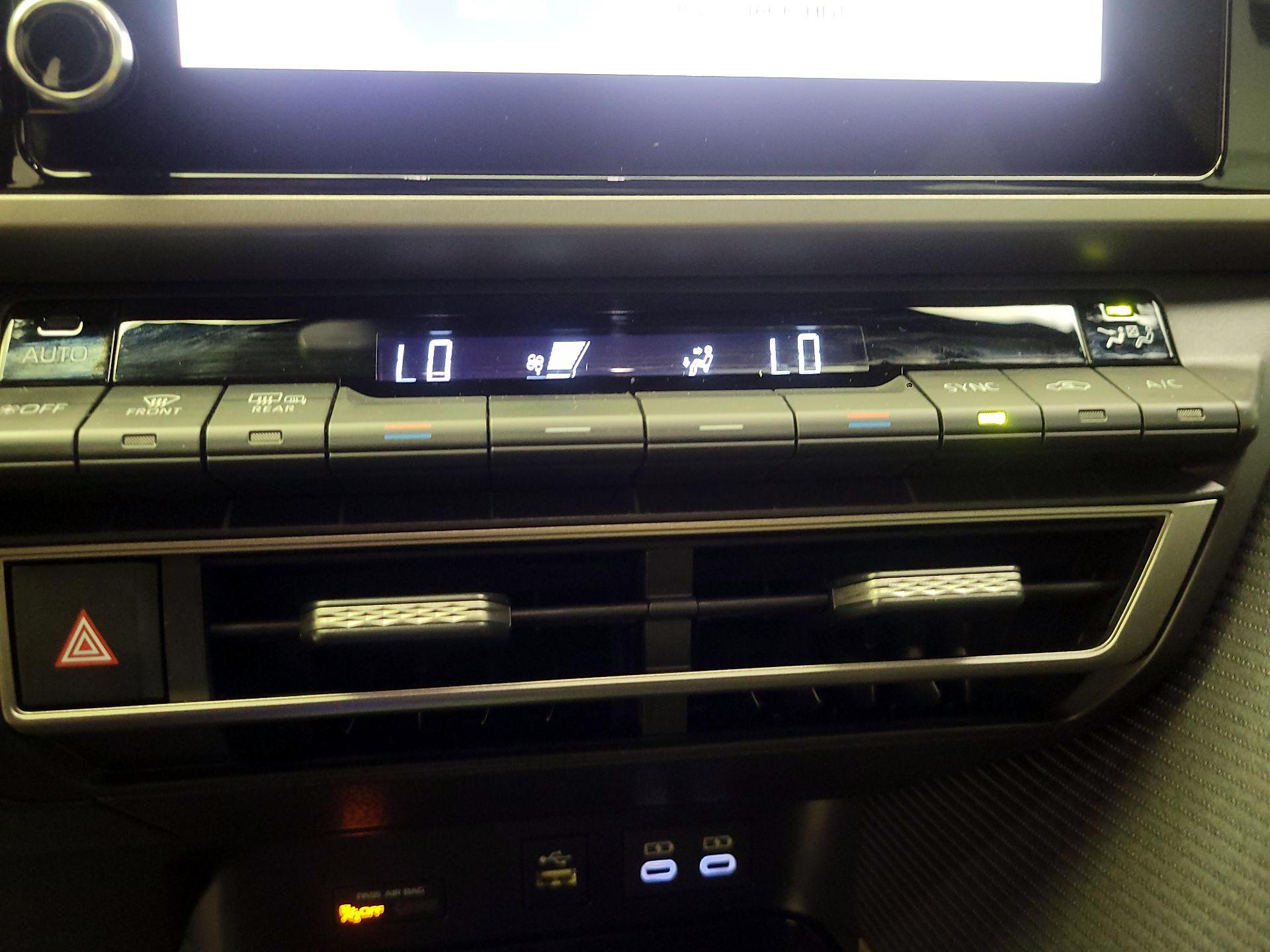 Thumbnail: 2025 Toyota Camry - 14