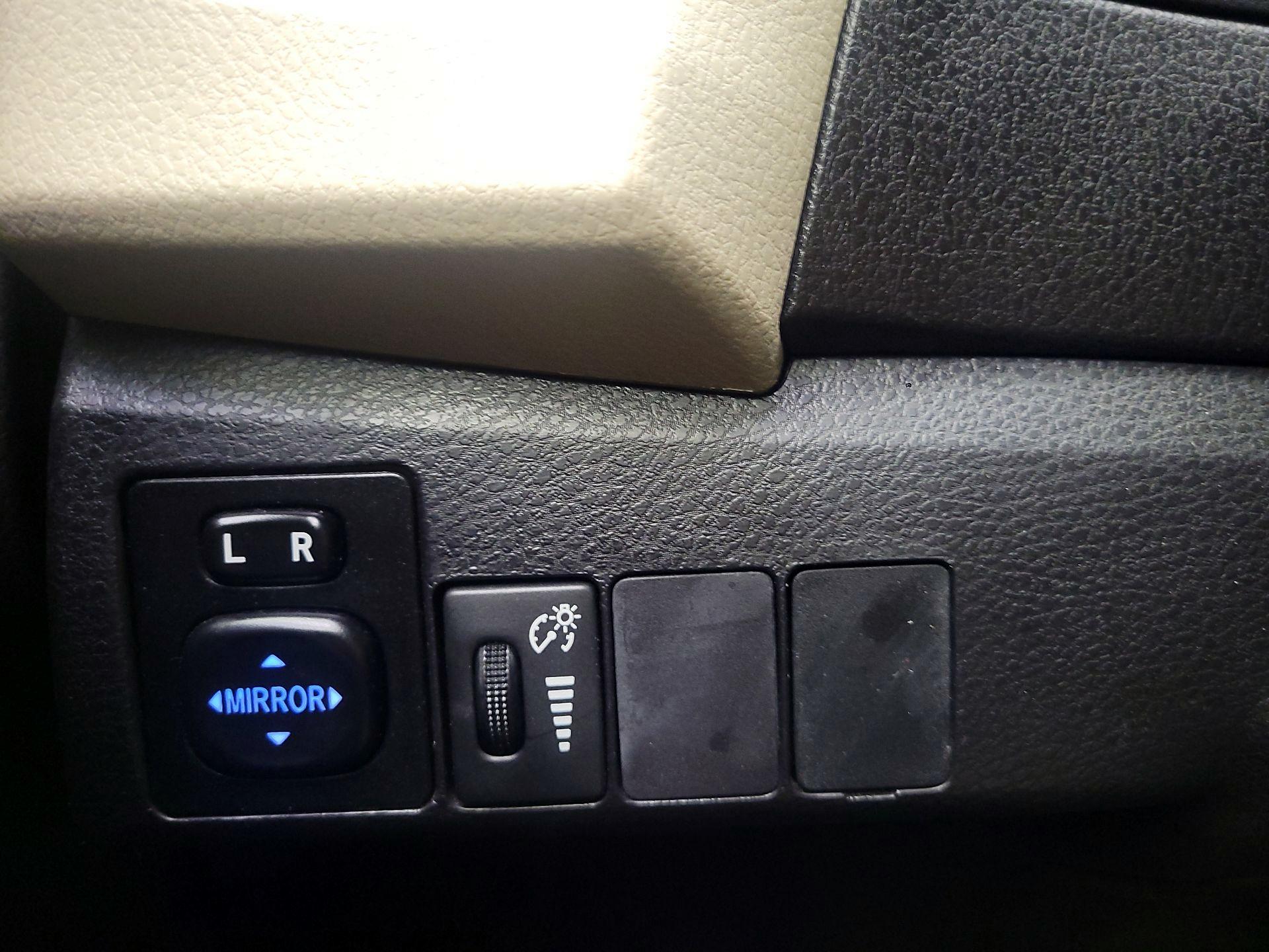 Thumbnail: 2016 Toyota Corolla - 11
