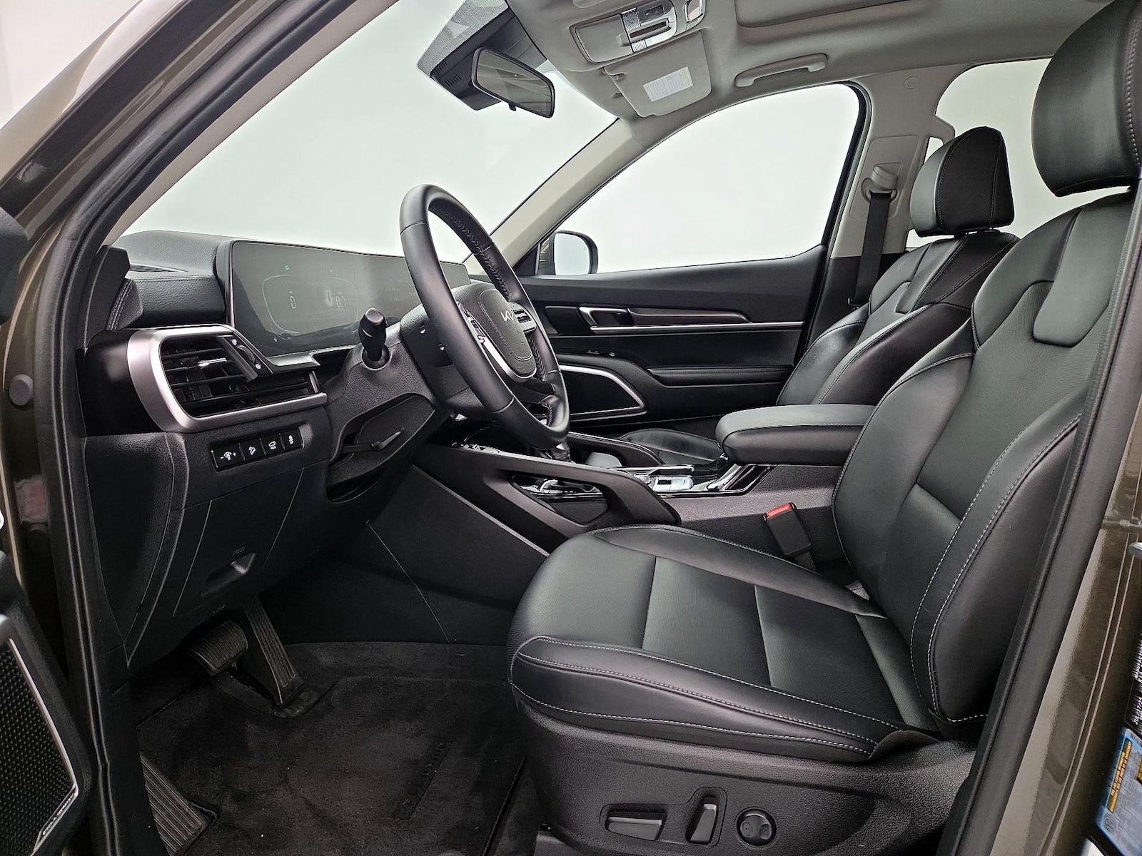 2025 Kia Telluride S - Photo 12